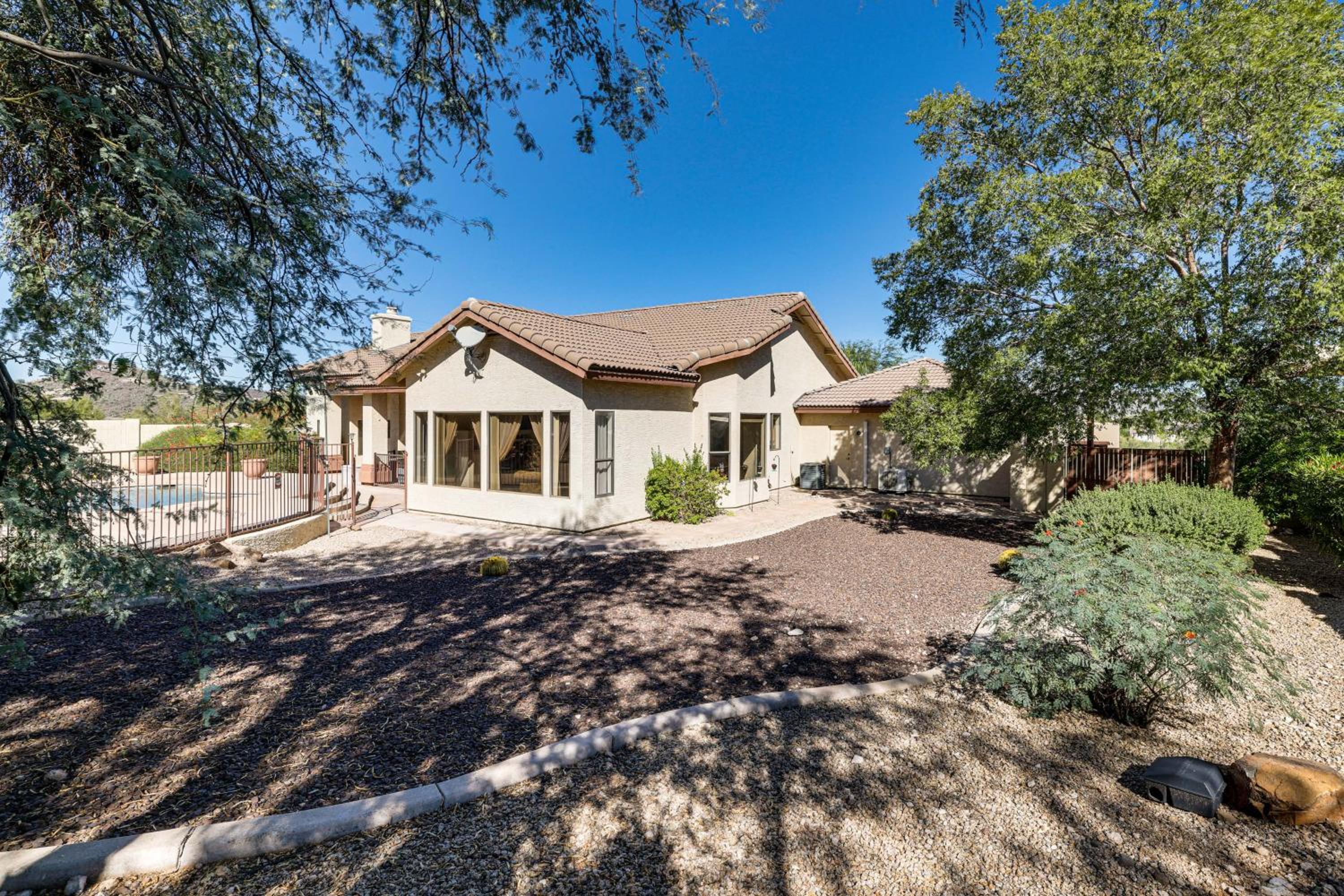 Groups Welcome! Home with Pool and Patio in N Phoenix