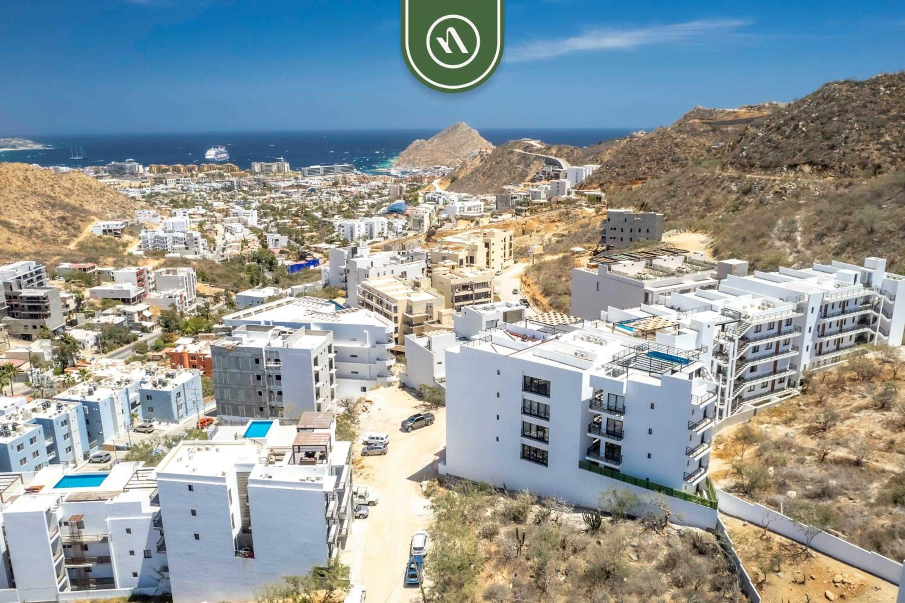 Amazing 2BR Condo with Rooftop pool - BBQ