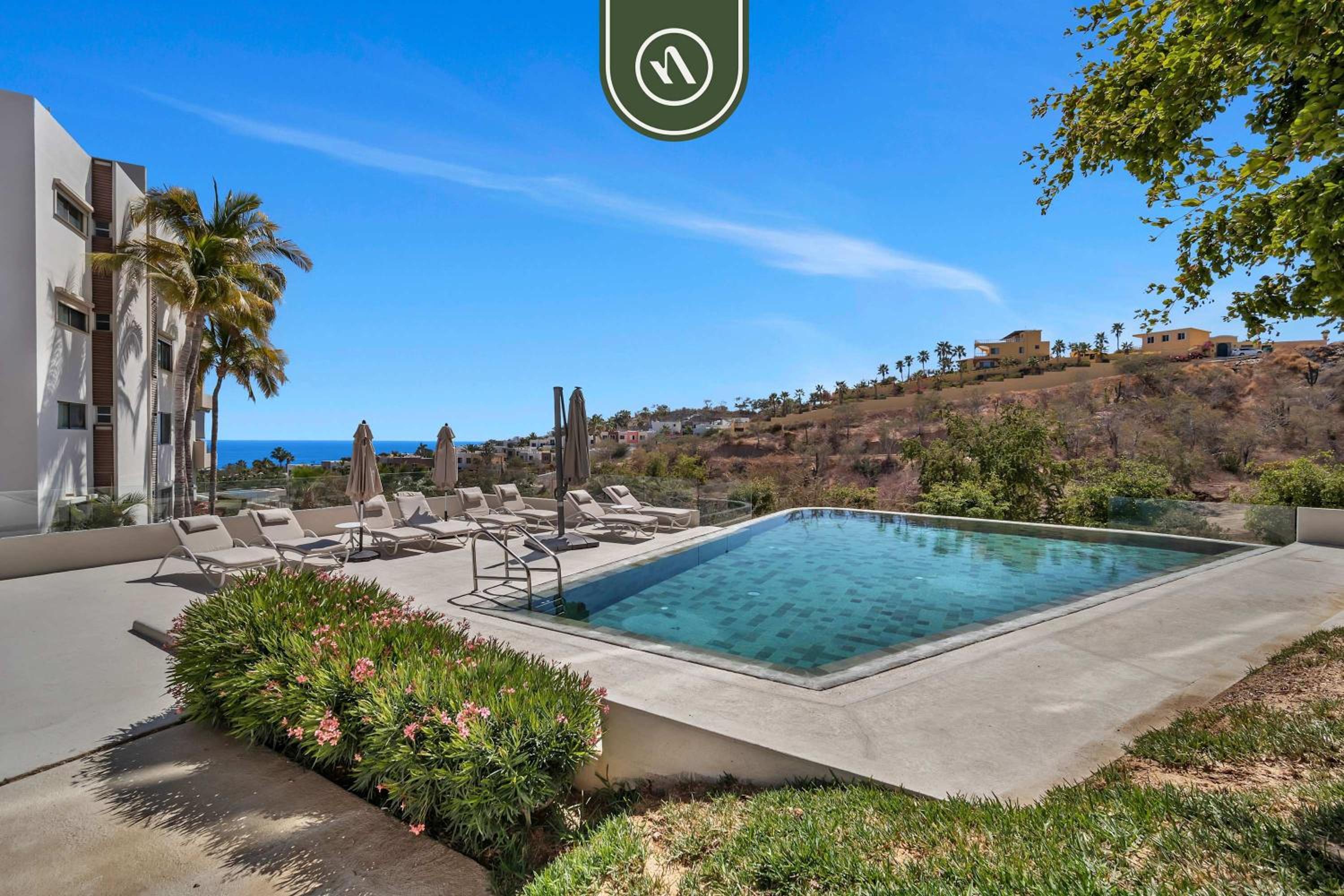 Oceanview 3 BR Condo - Pool - View of the Desert