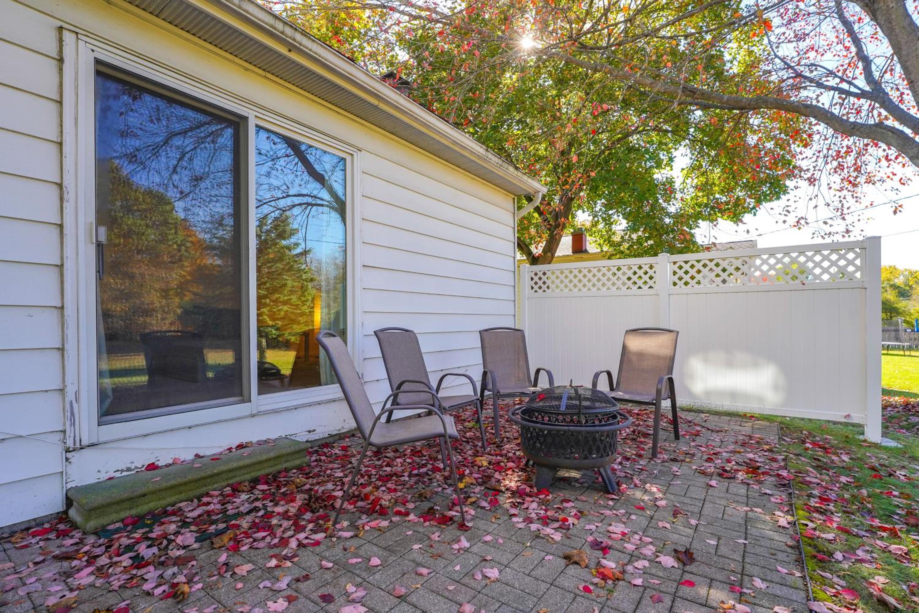 Jackson Home with Fire Pit and Yard 3 Mi to Downtown