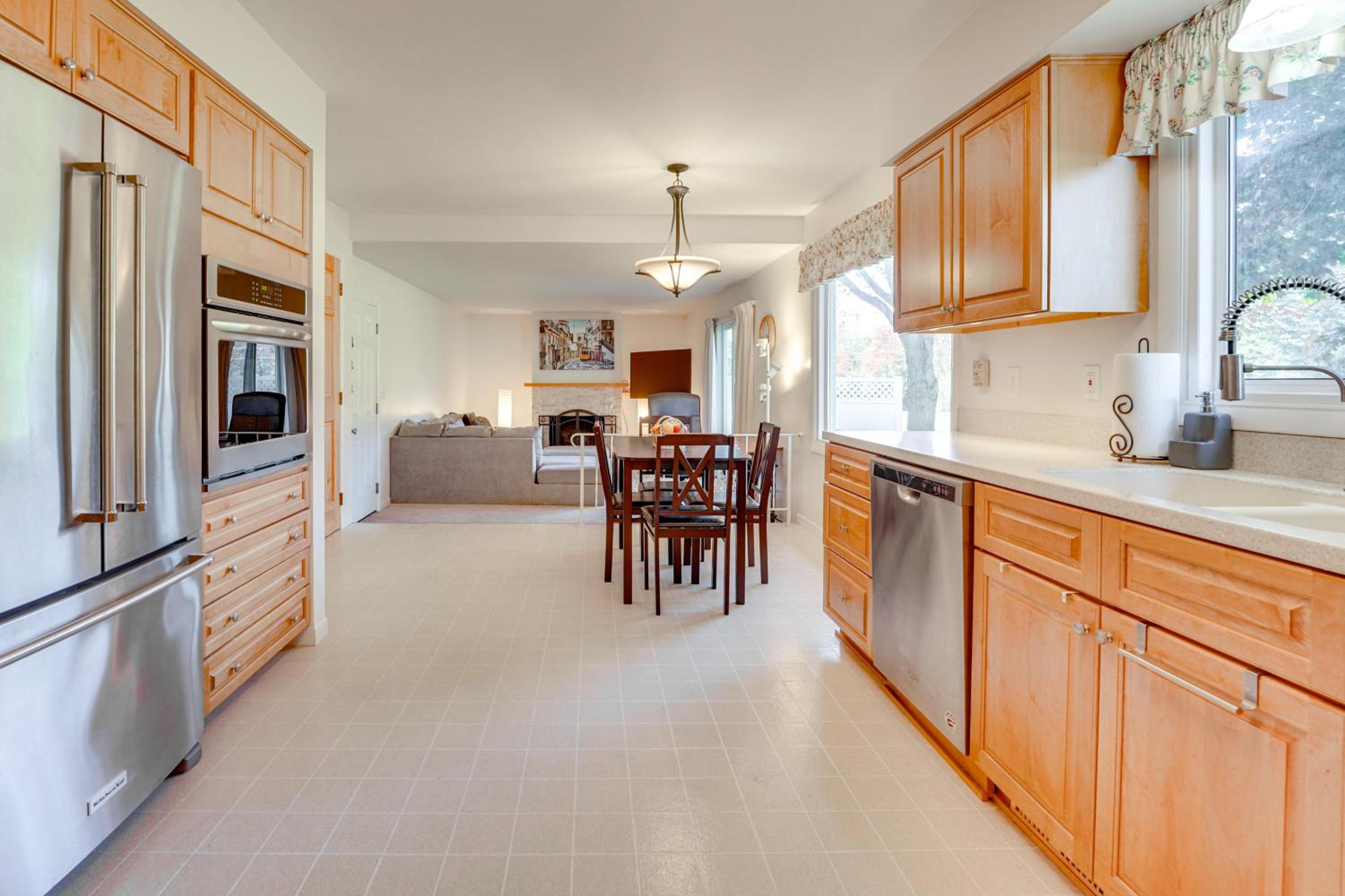 Jackson Home with Fire Pit and Yard 3 Mi to Downtown