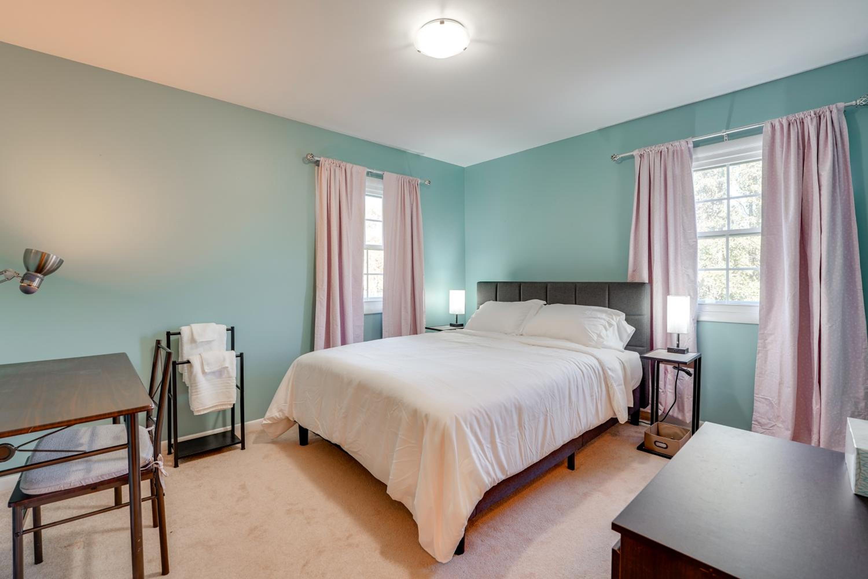 Jackson Home with Fire Pit and Yard 3 Mi to Downtown