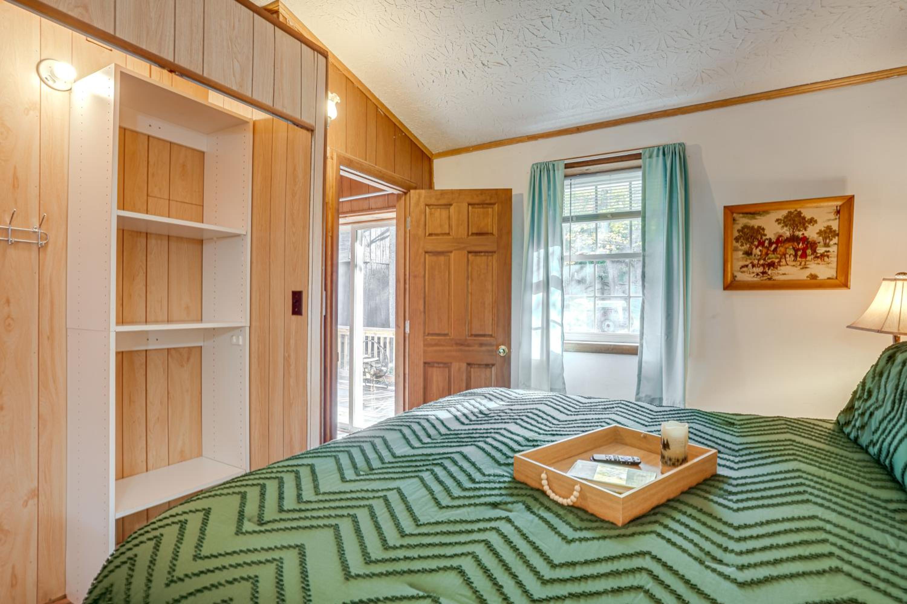 7 Mi to Main Street Cabin with Deck in Stanley!