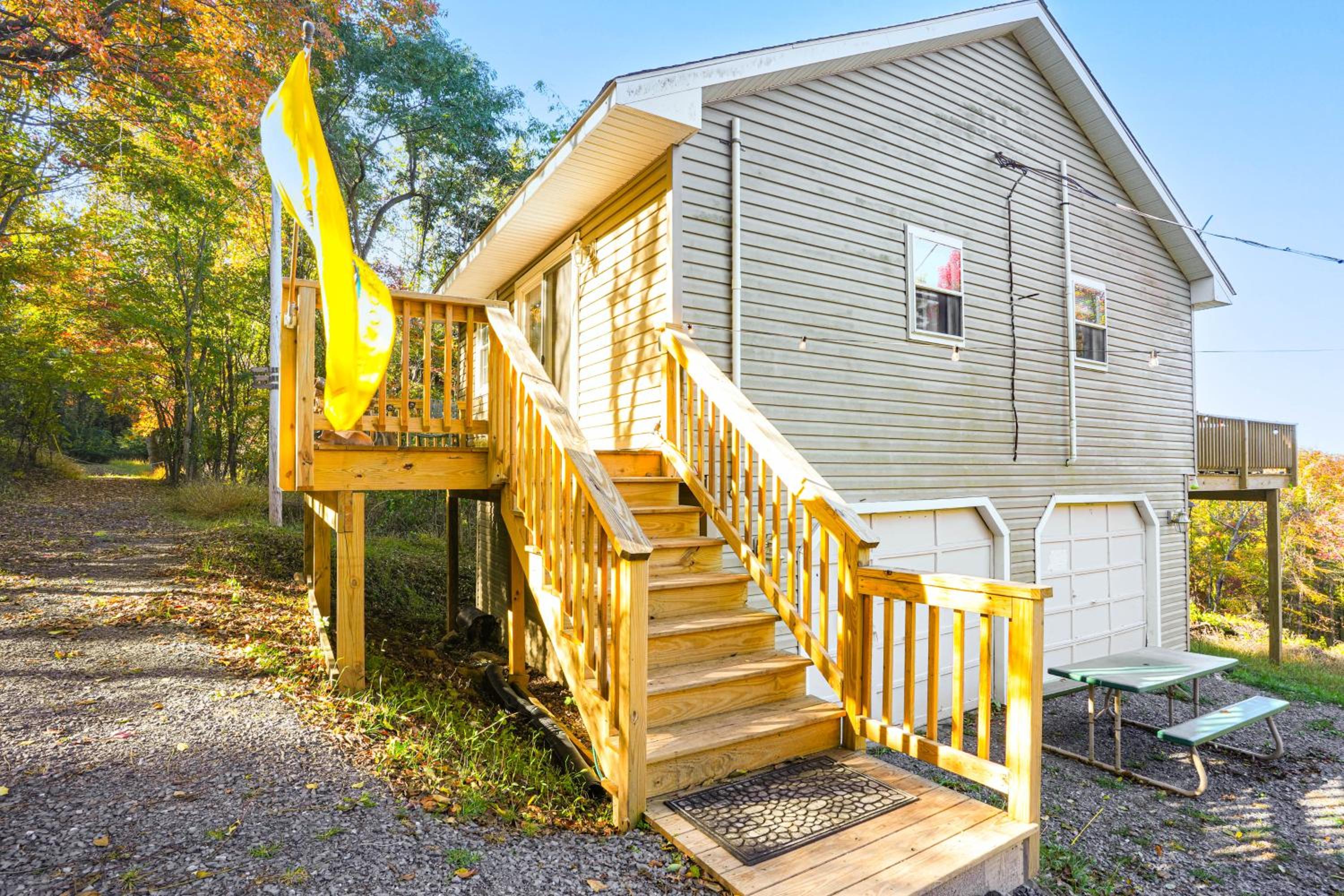 7 Mi to Main Street Cabin with Deck in Stanley!