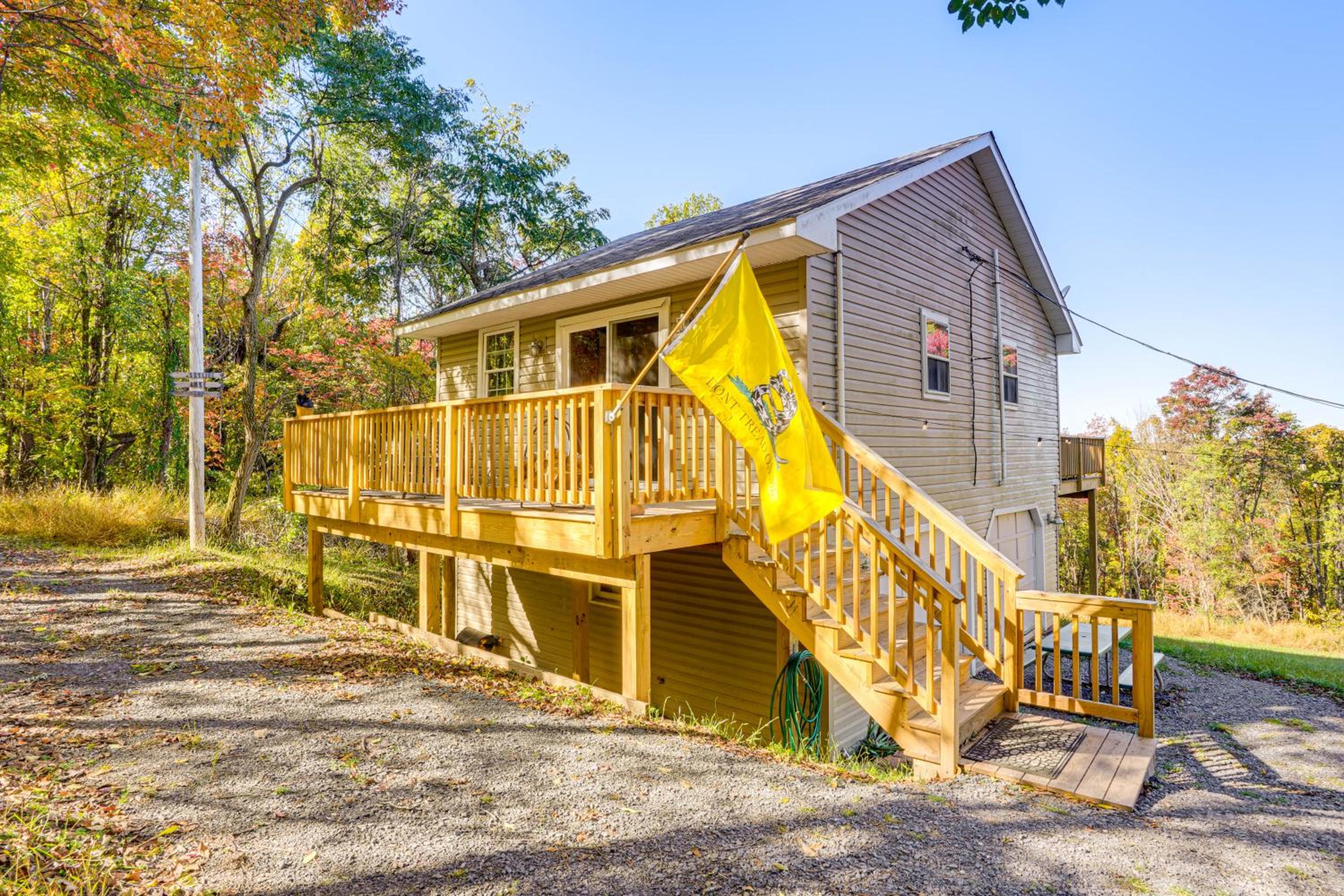 7 Mi to Main Street Cabin with Deck in Stanley!