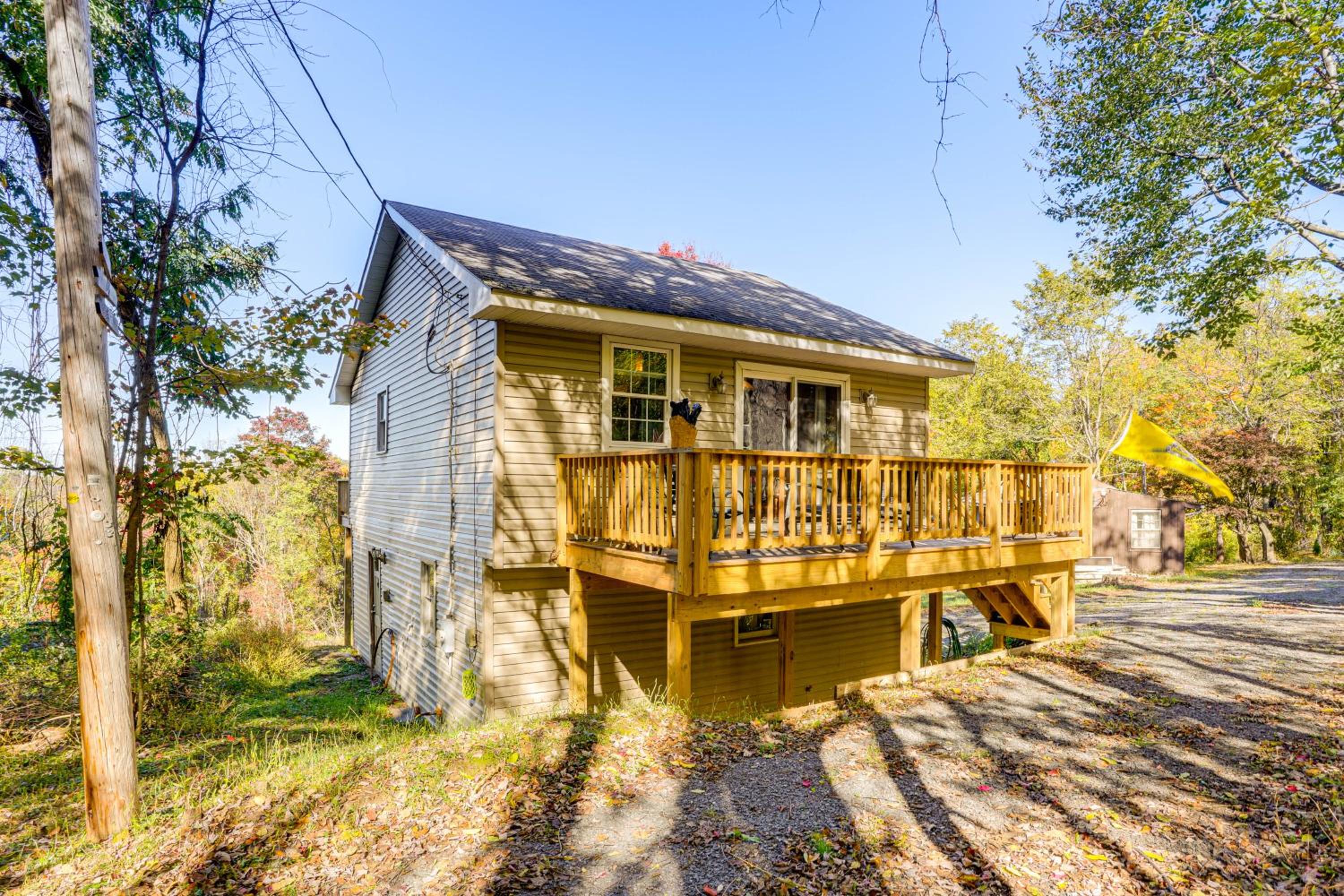 7 Mi to Main Street Cabin with Deck in Stanley!