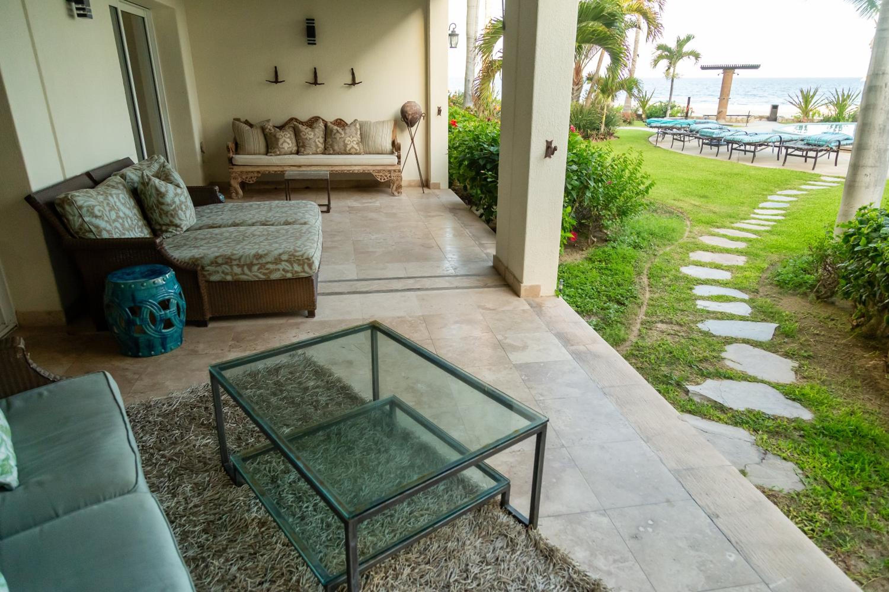 Tortuga Bay TBB 2102