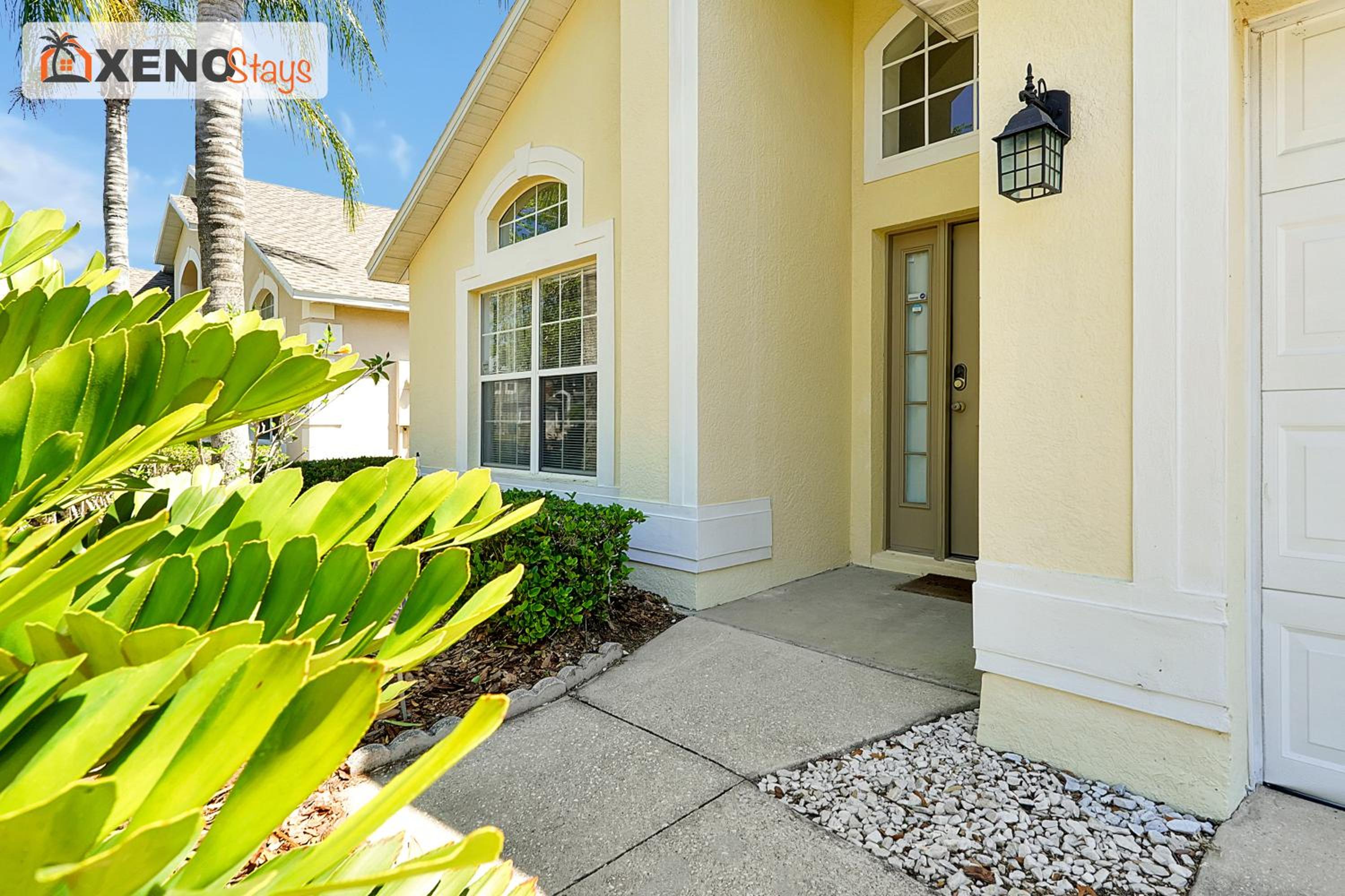 XENOStays - Family Villa with Pool Near Disney