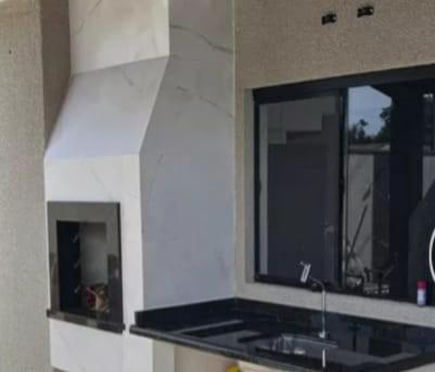 aconchegante com piscina e churrasqueira, pertinho da praia