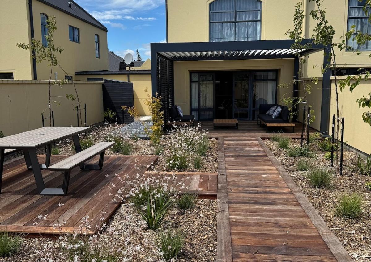 The Kings Domain, DUCHESS - Luxurious townhouse in the CBD!