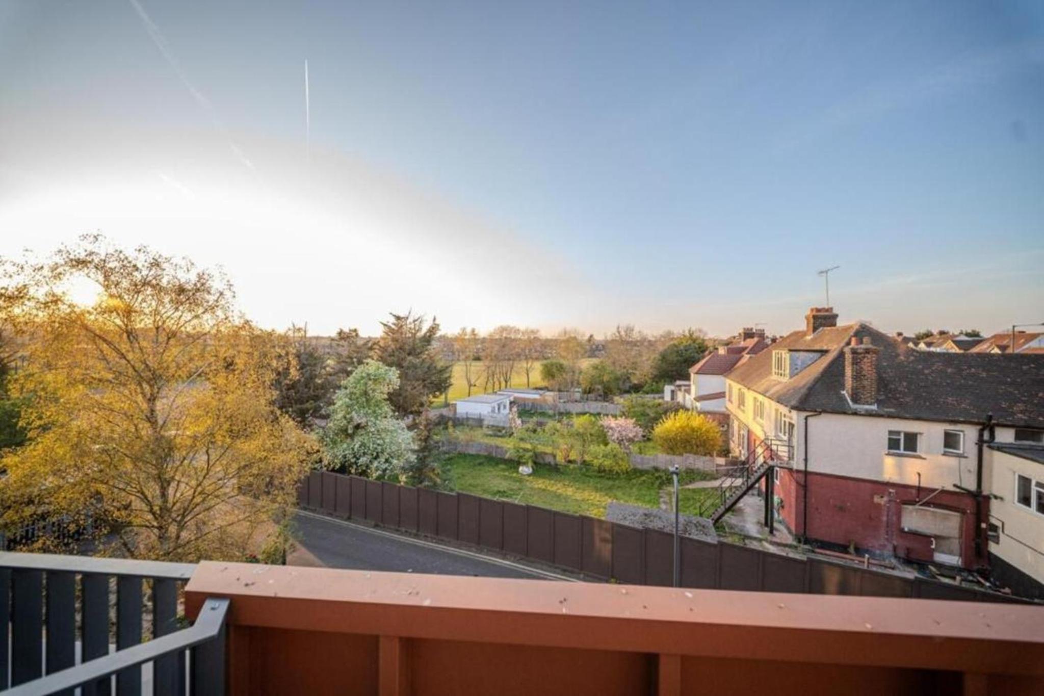 Luxuary 2BR Apt Sleeps 9, Wembley and Park Views
