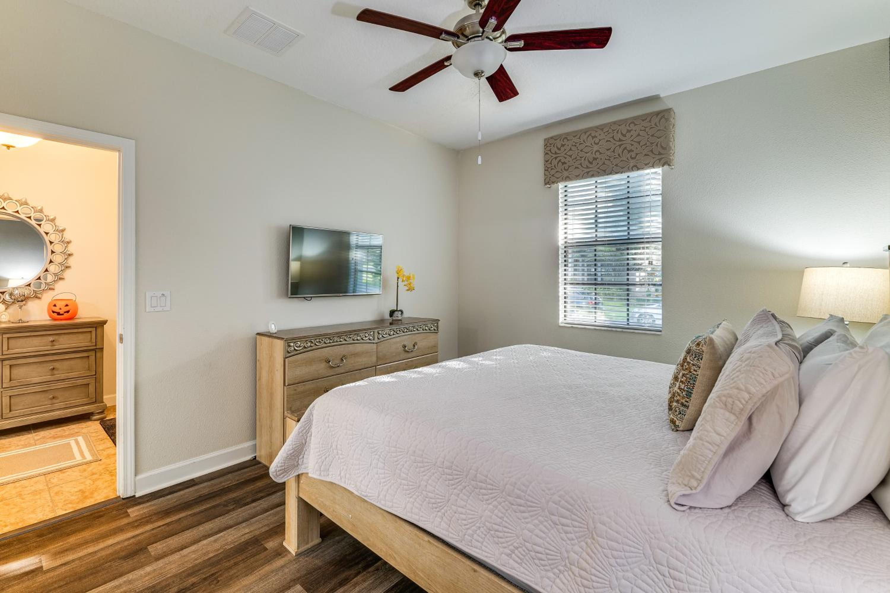 Group Getaway! Newly Renovated ChampionsGate Home
