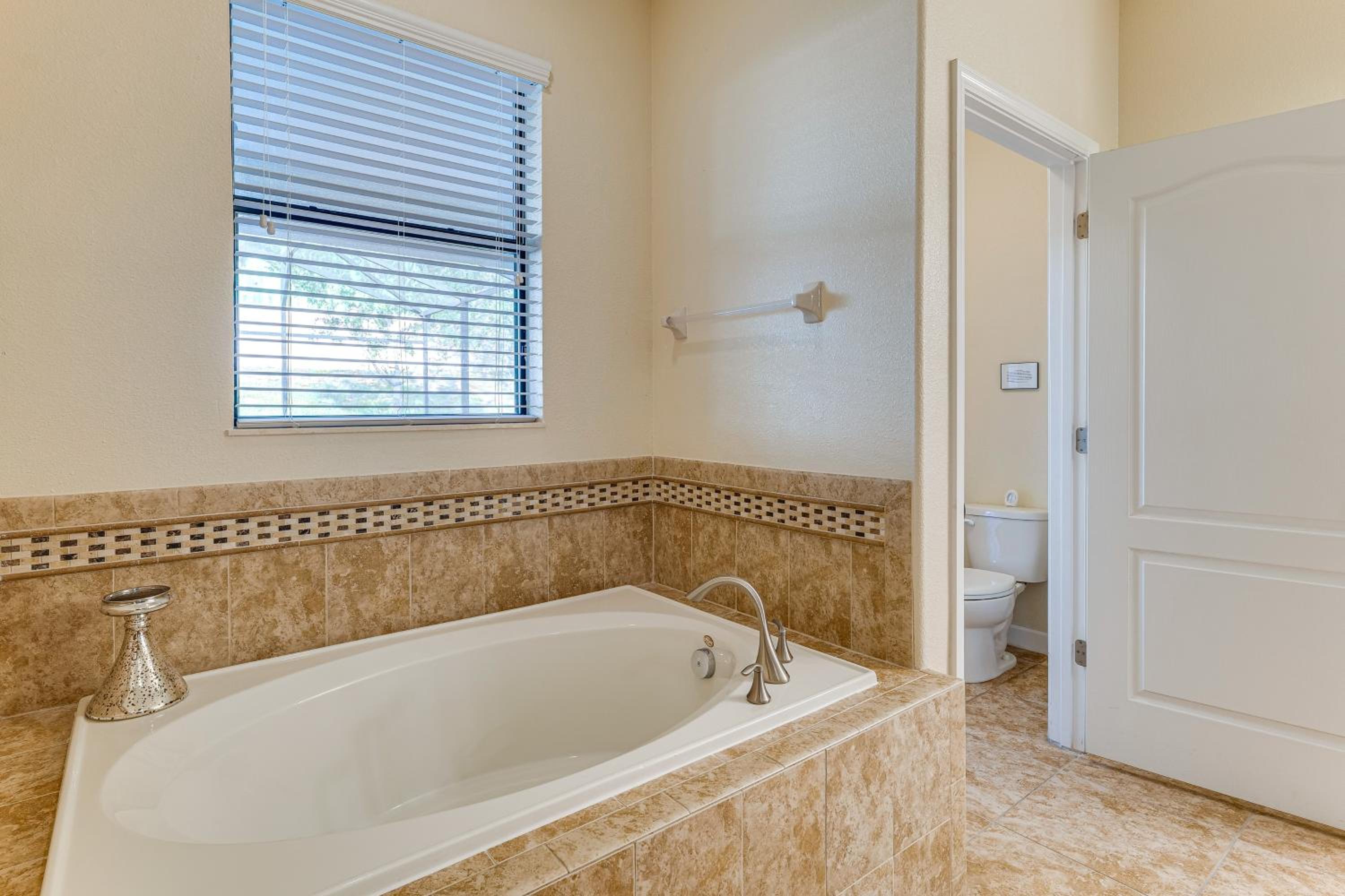 Group Getaway! Newly Renovated ChampionsGate Home