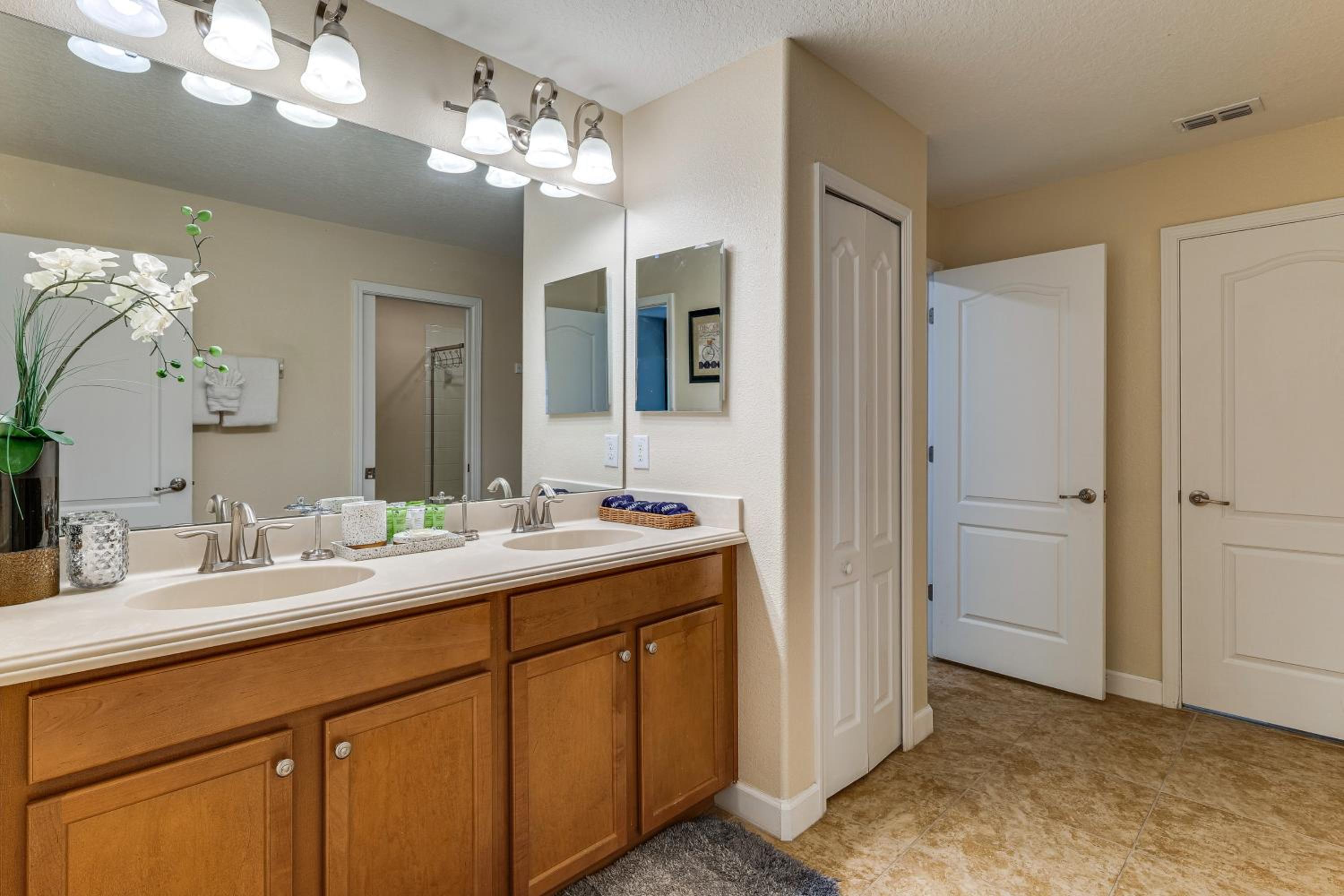 Group Getaway! Newly Renovated ChampionsGate Home