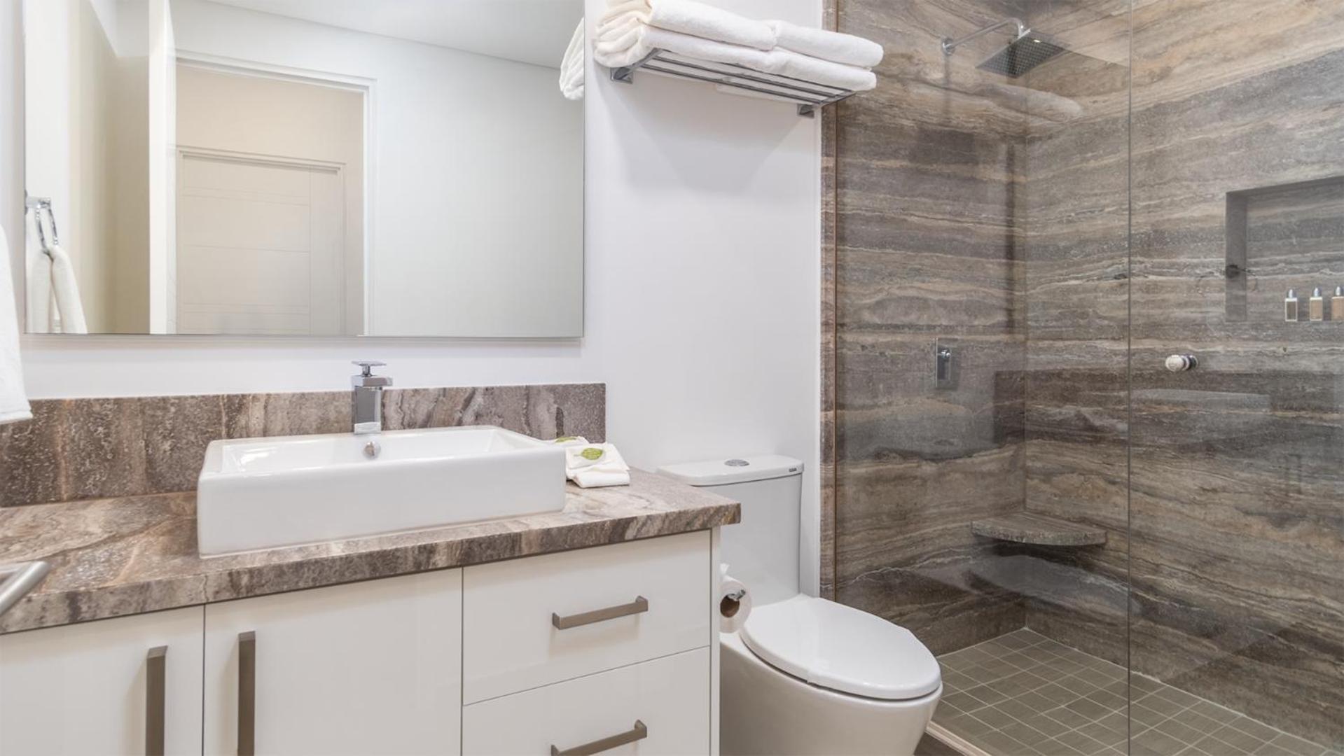 Beach Getaway 2 Bedroom Condo W802