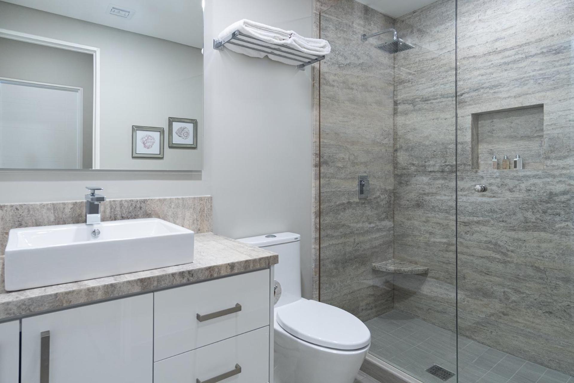 Splash in New Lazy River/Stay in Modern Luxury Encantame C-704