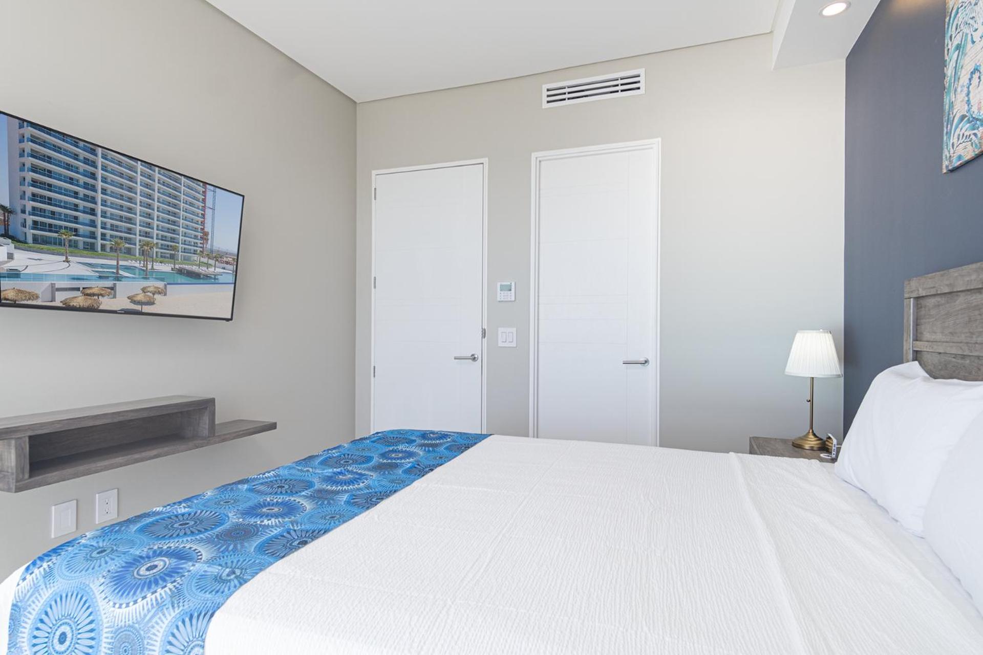 Splash in New Lazy River/Stay in Modern Luxury Encantame C-704