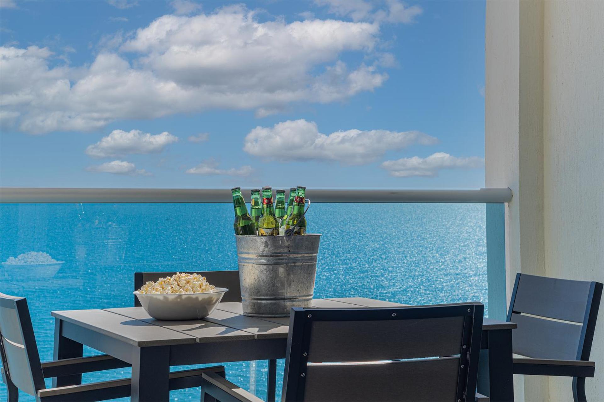 Splash in New Lazy River/Stay in Modern Luxury Encantame C-704