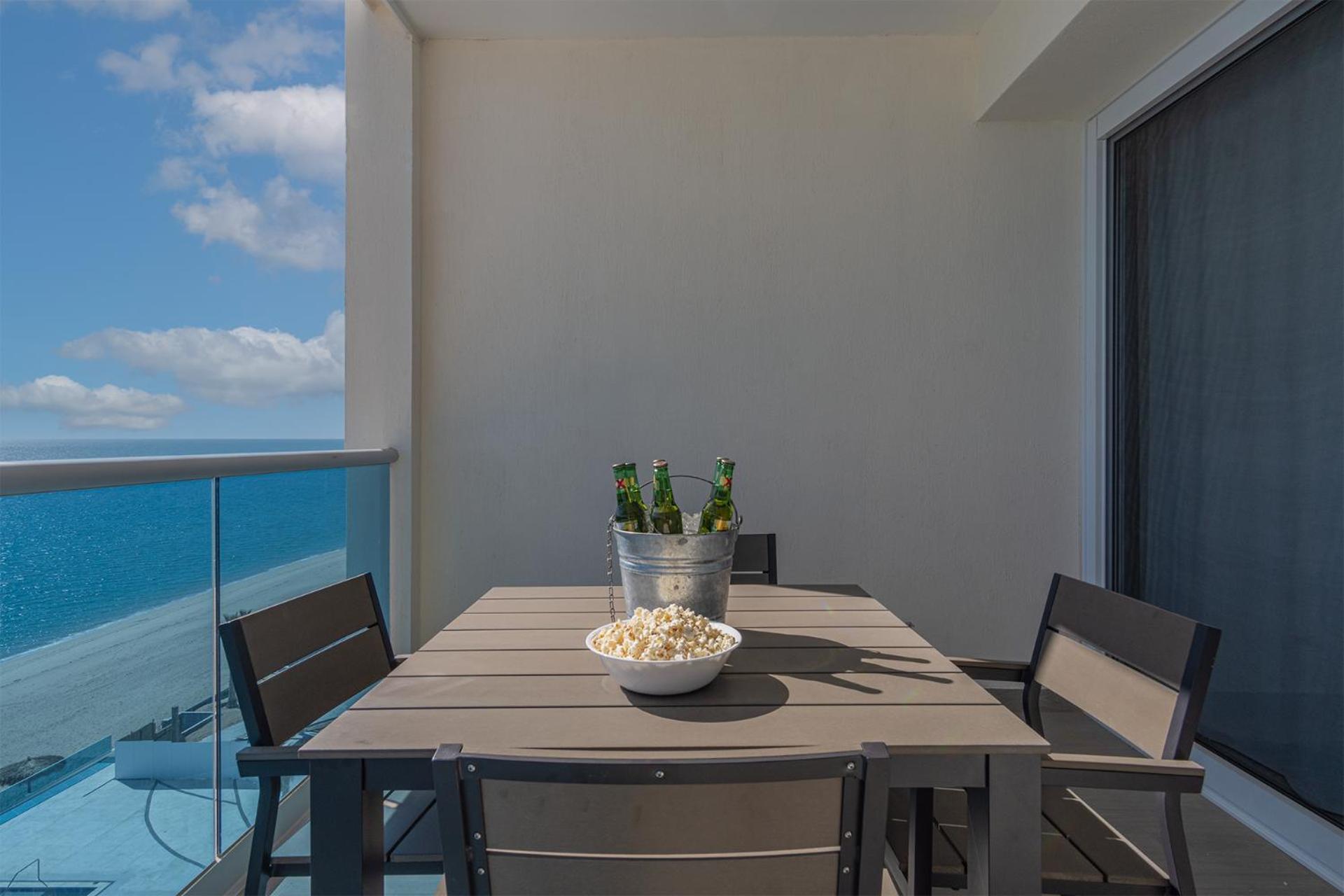Splash in New Lazy River/Stay in Modern Luxury Encantame C-704