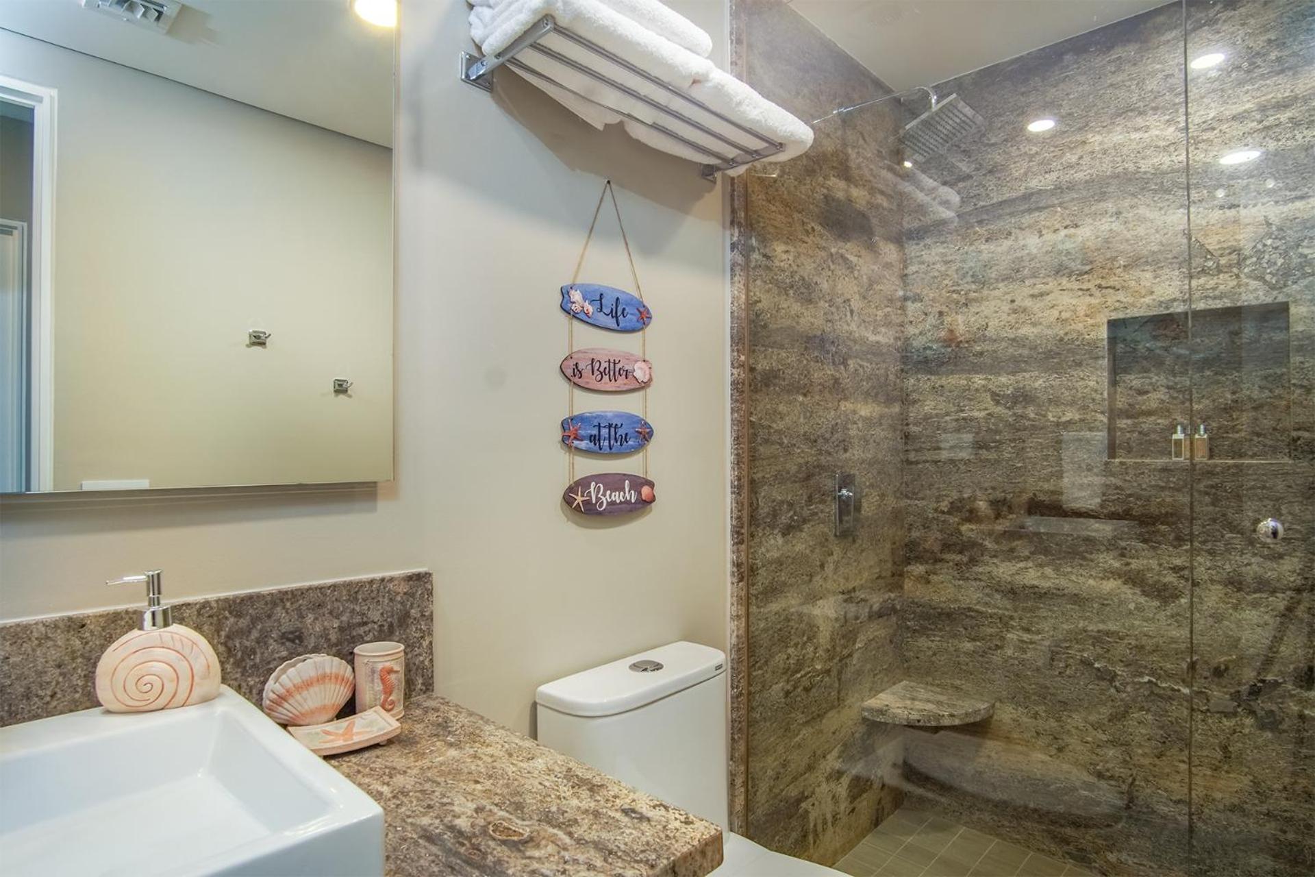Marvelous 2 bedroom condo Encantame Towers Velero 102