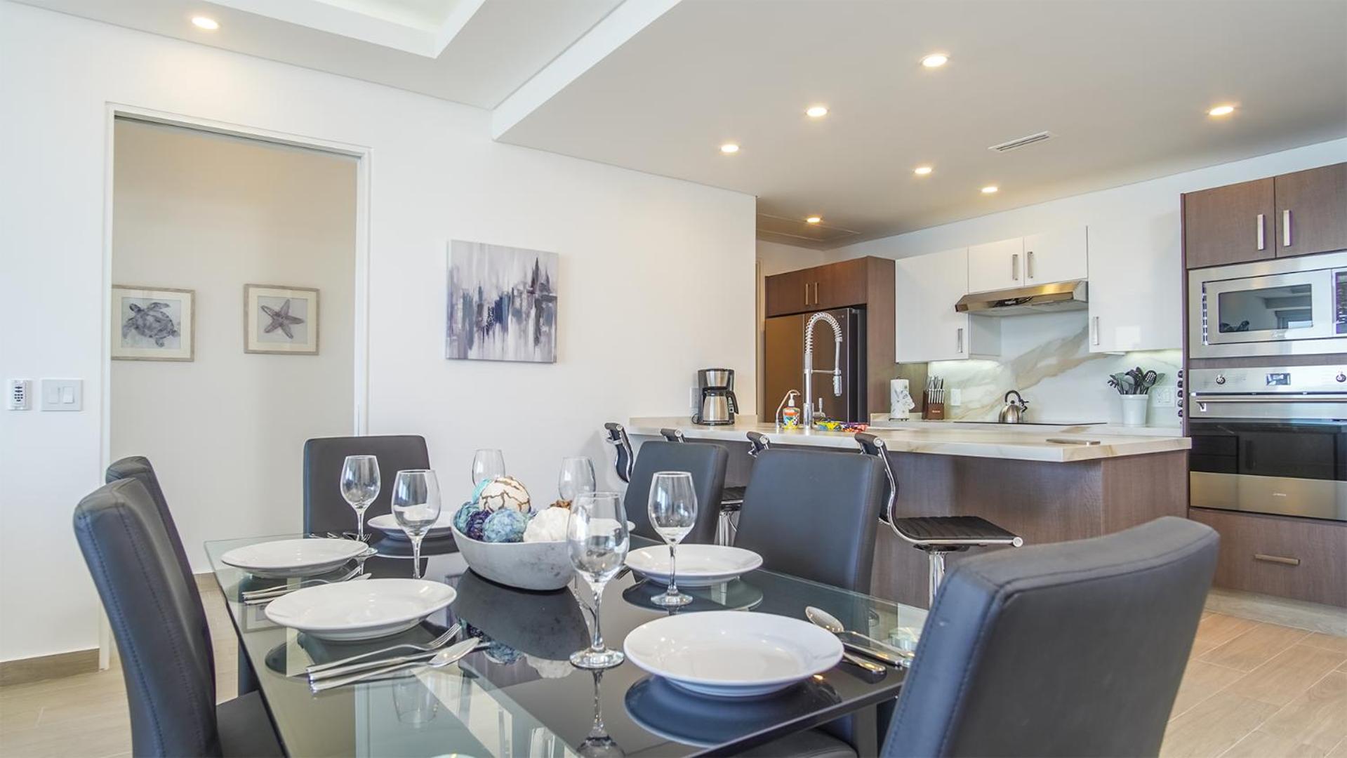 Perfect family 2 bedroom condo E1804 Encantame