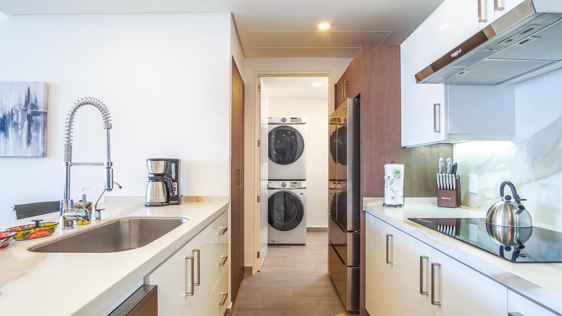 Perfect family 2 bedroom condo E1804 Encantame