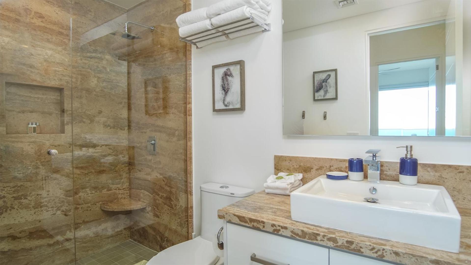 Perfect family 2 bedroom condo E1804 Encantame