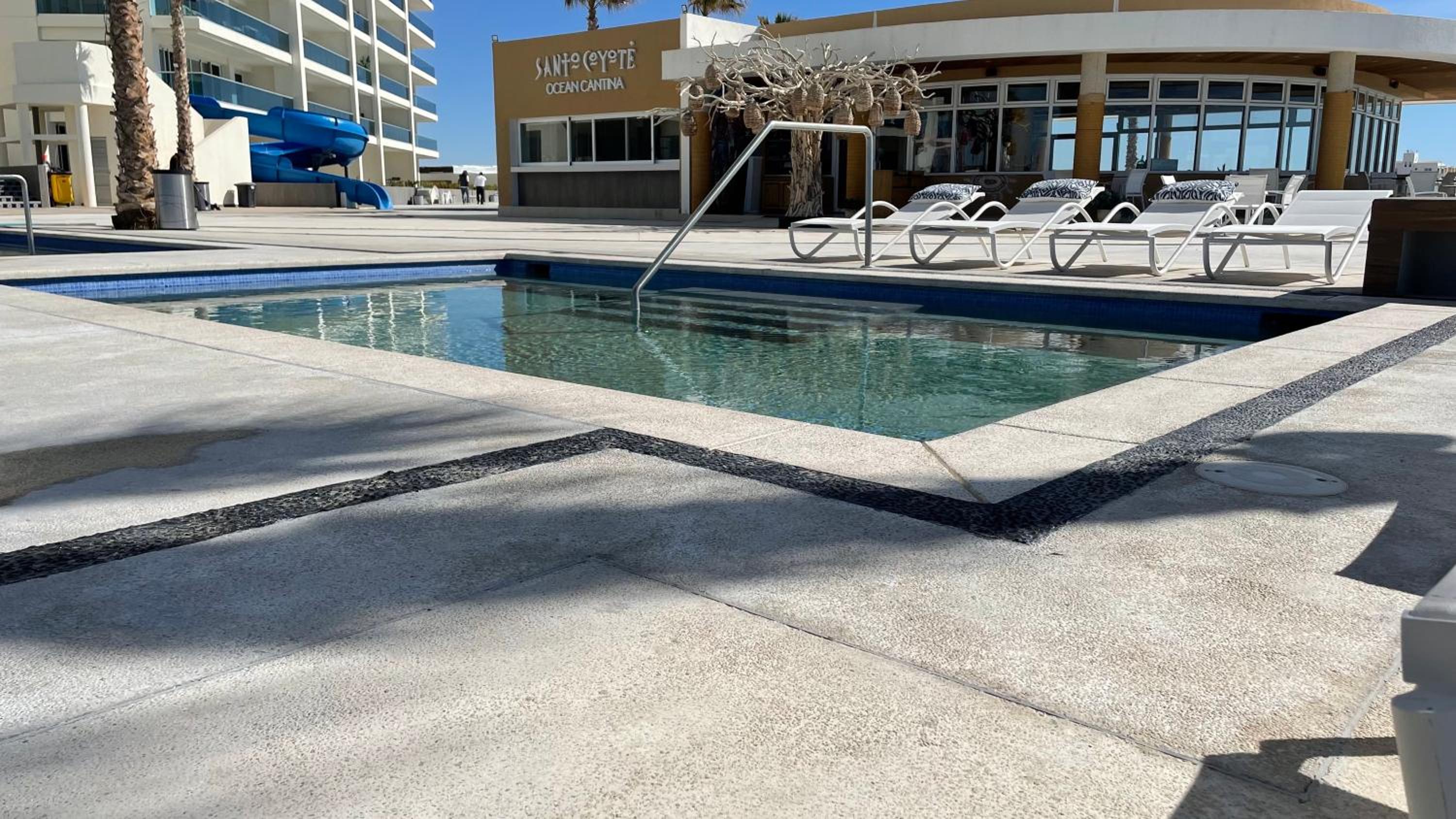 Amazing 2 bedroom Beach Front Condominium at Encantame E1102