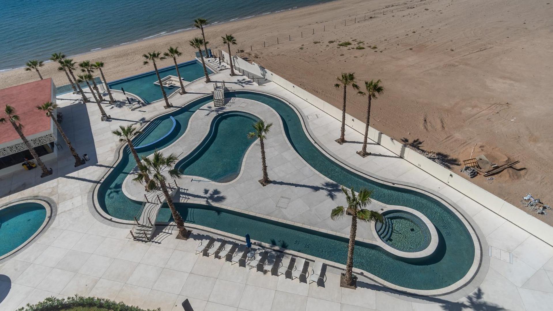 Waterfront Getaway 2 Bedroom Condo W704
