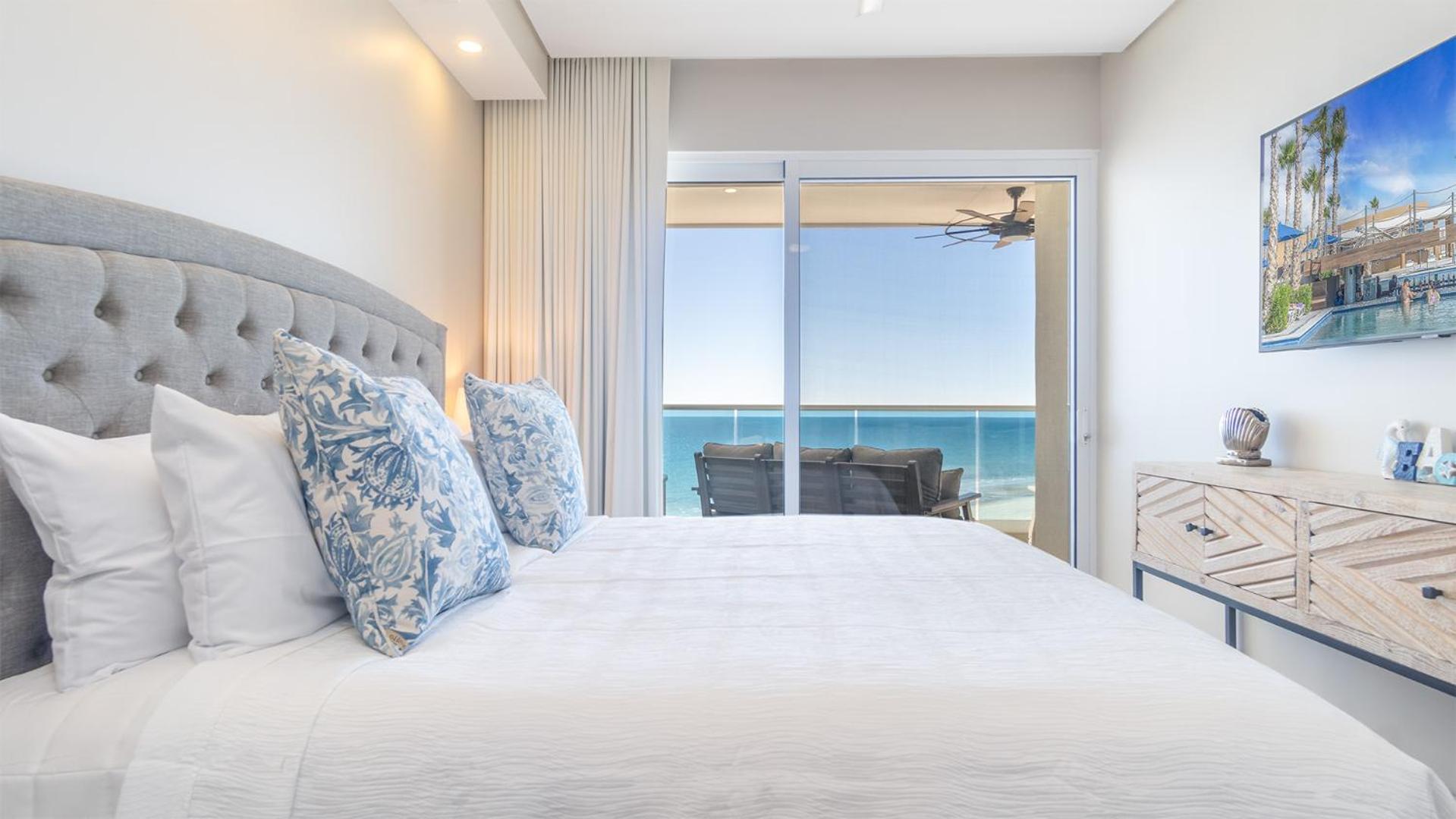 Waterfront Getaway 2 Bedroom Condo W704