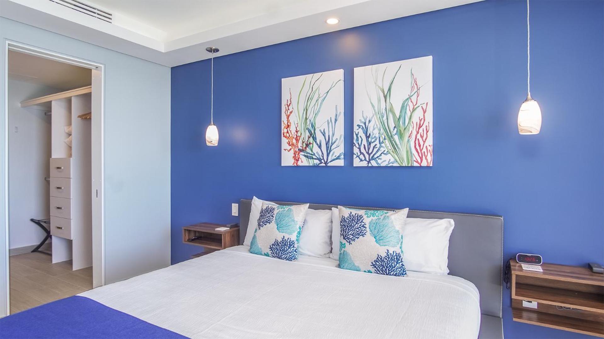Spectacular Ocean View Condo Verano 2205 Encantame Towers