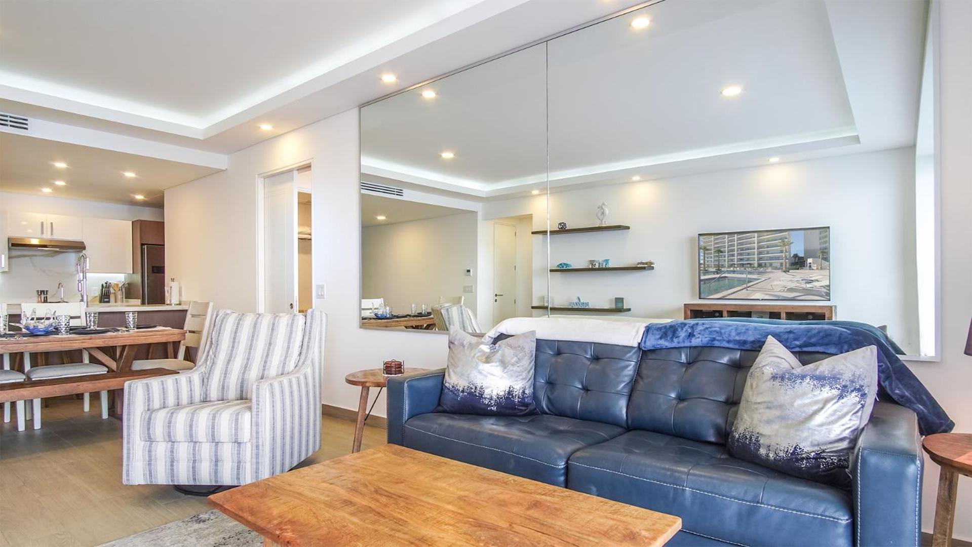 Splendid Waterfront 2 bedroom Velero 1804 Encantame Towers