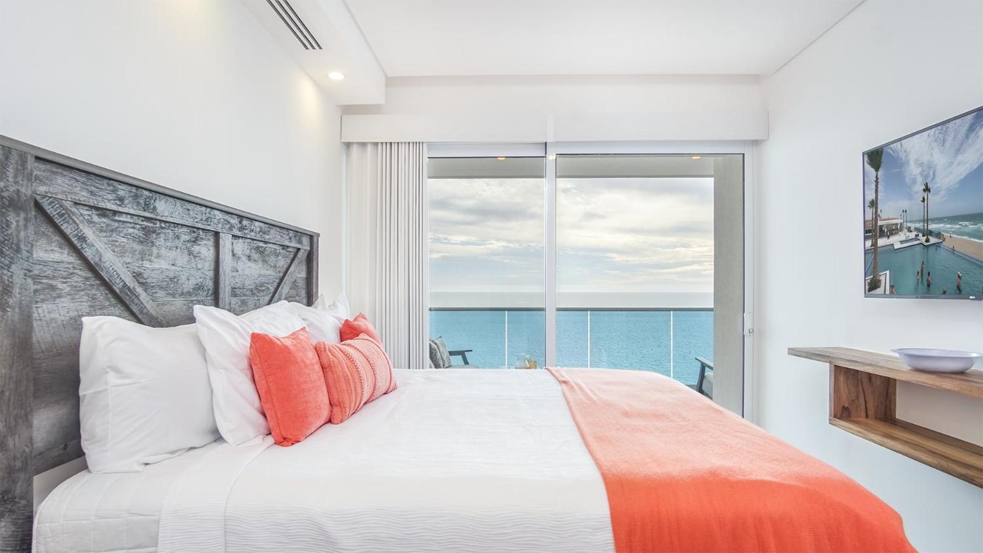 Splendid Waterfront 2 bedroom Velero 1804 Encantame Towers