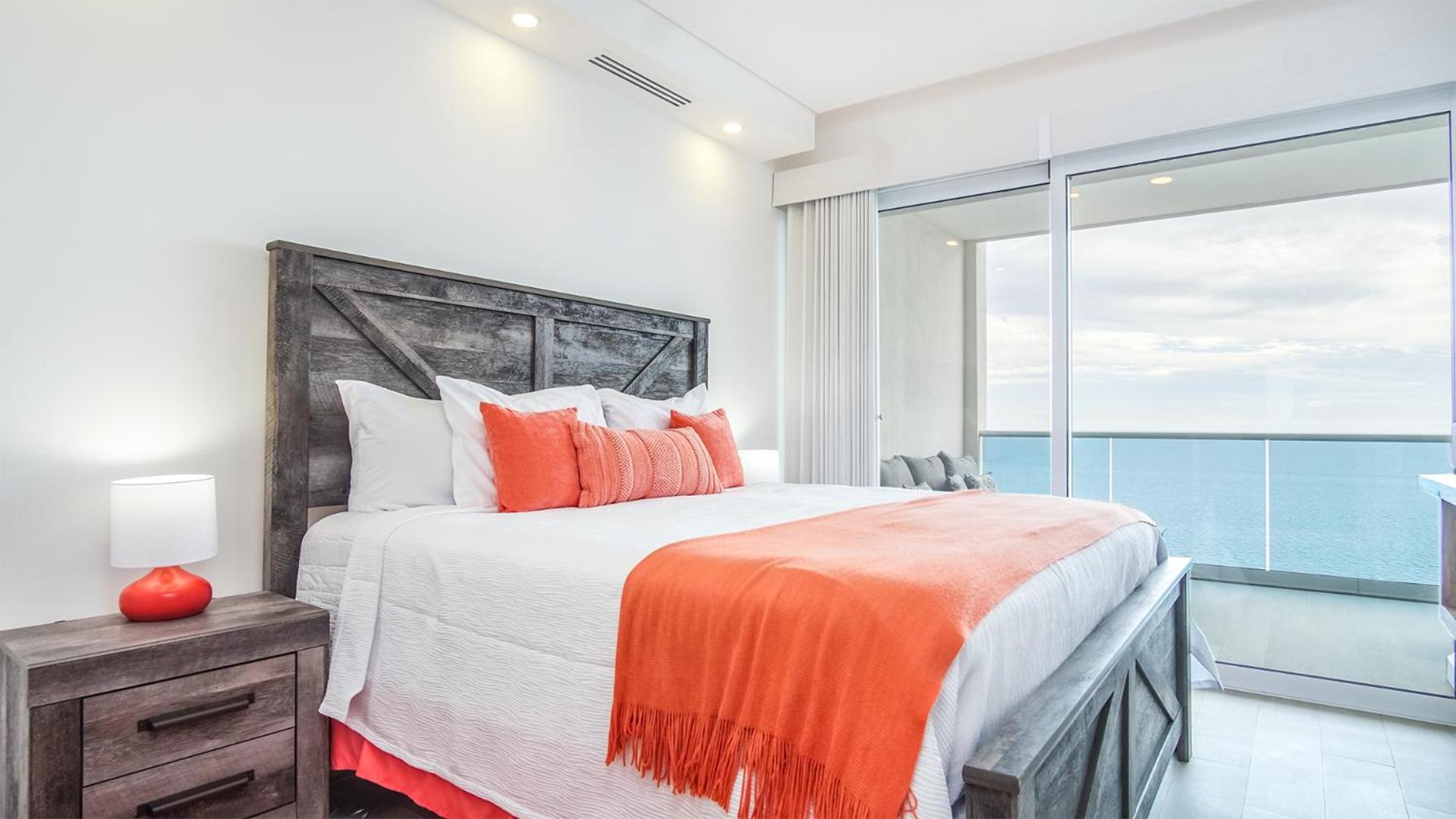 Splendid Waterfront 2 bedroom Velero 1804 Encantame Towers