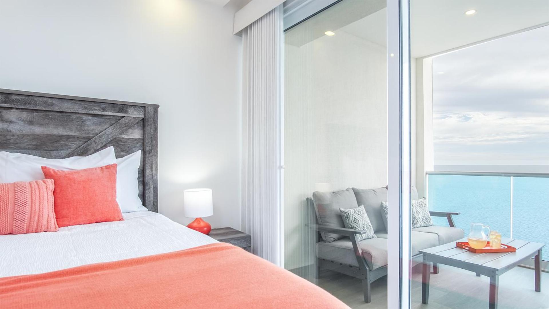 Splendid Waterfront 2 bedroom Velero 1804 Encantame Towers