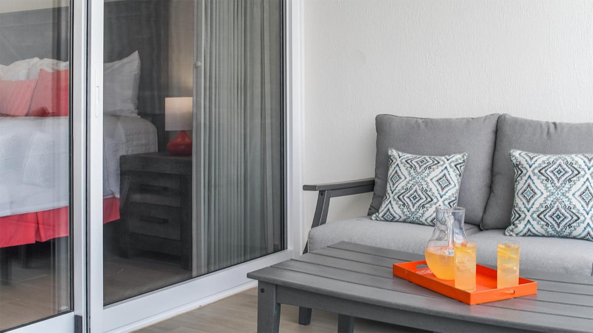 Splendid Waterfront 2 bedroom Velero 1804 Encantame Towers
