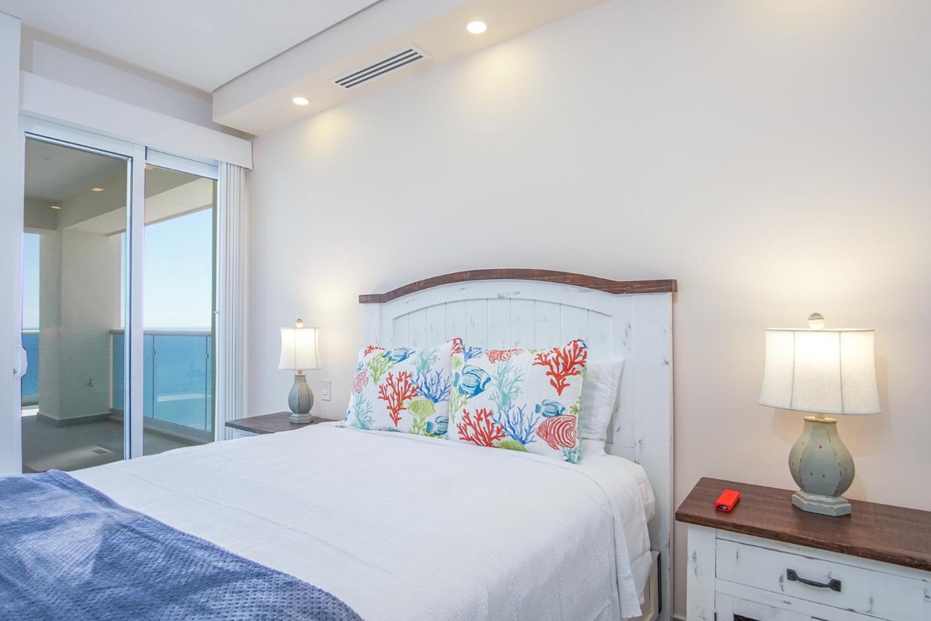 Confortable 2 bedroom condo Encantame Towers Verano 905