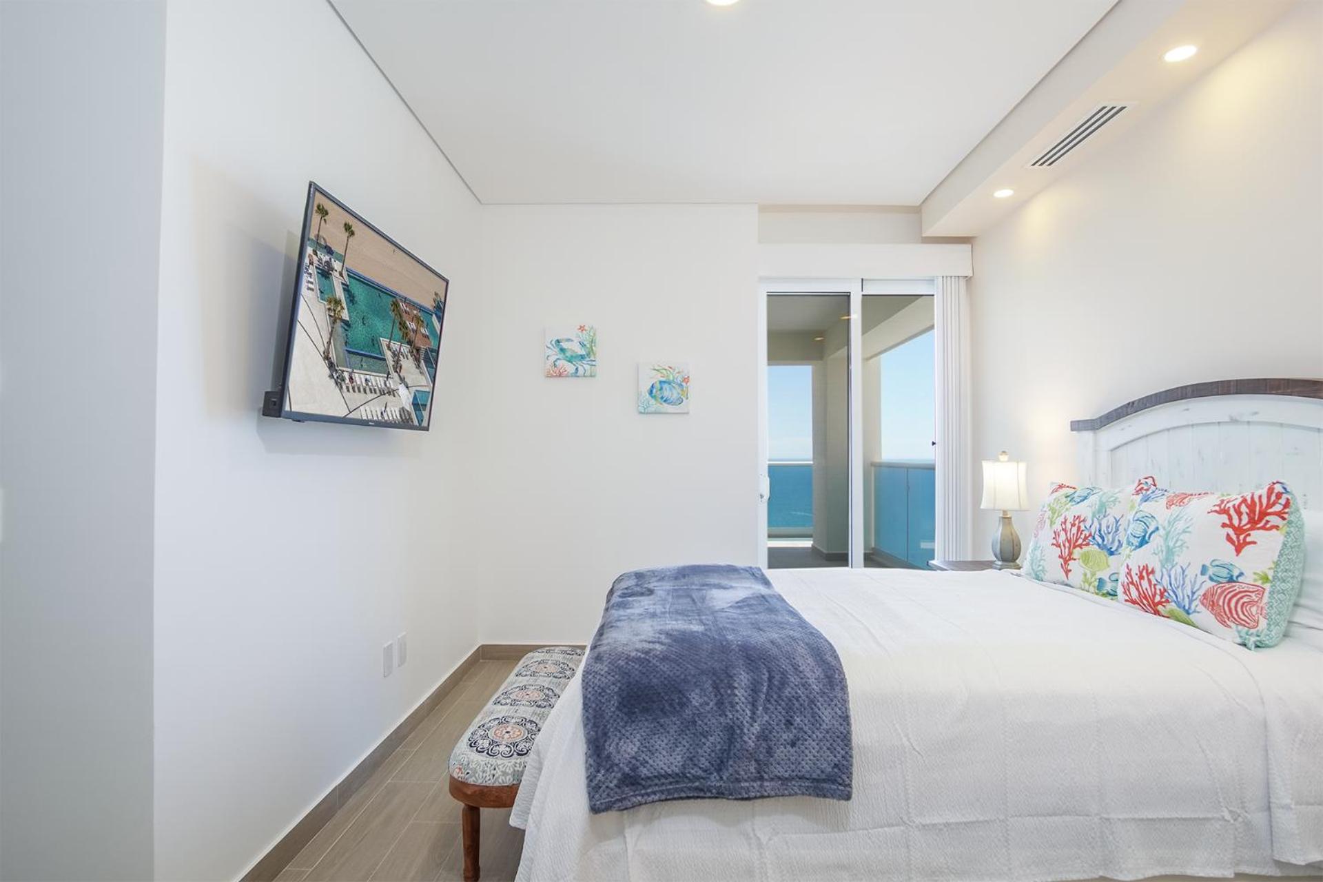 Confortable 2 bedroom condo Encantame Towers Verano 905