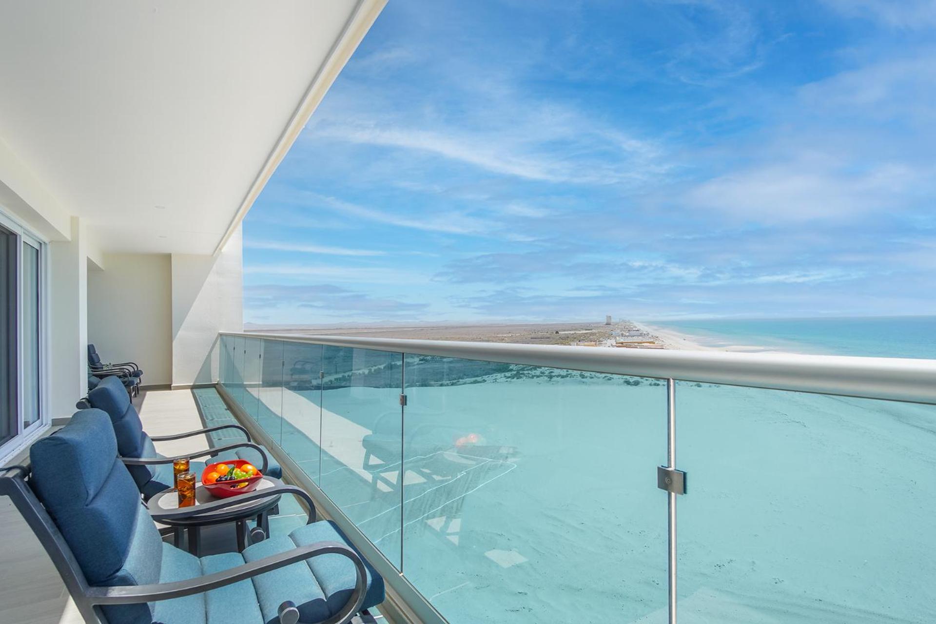 Confortable 2 bedroom condo Encantame Towers Verano 905
