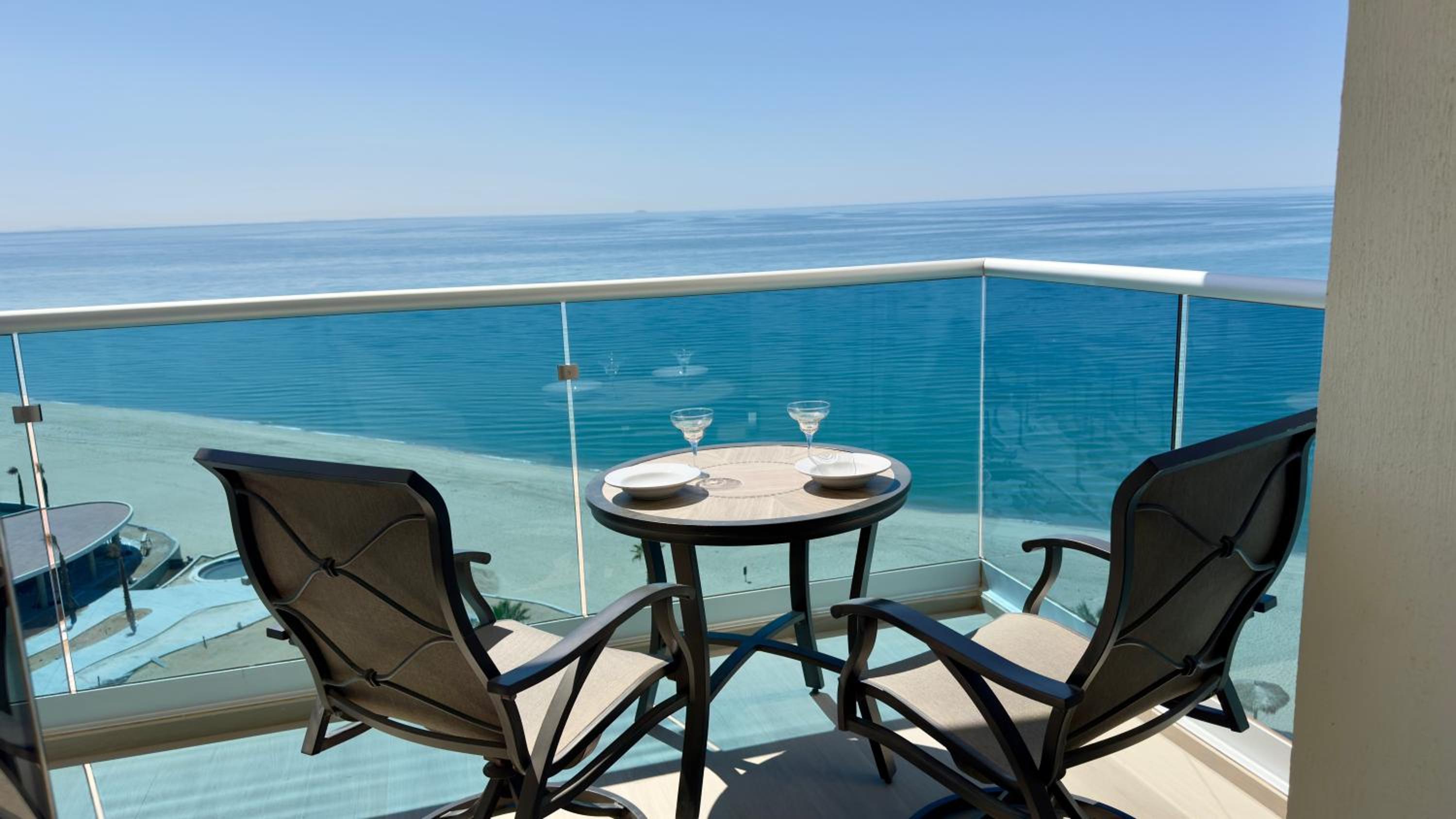 Confortable 2 bedroom condo Encantame Towers Verano 905