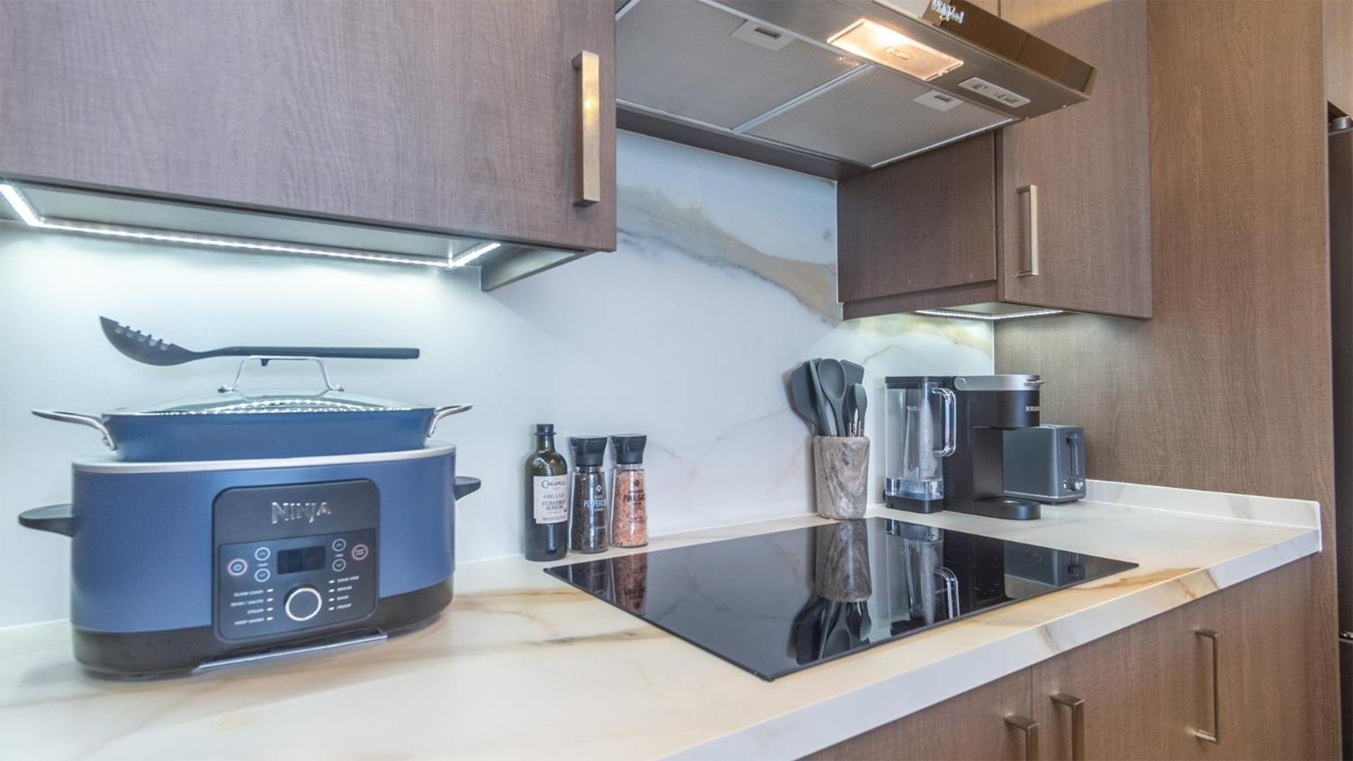New & Amazing condo @ Encantame W604