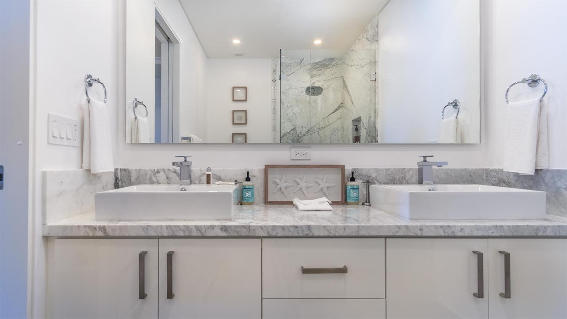 New & Amazing condo @ Encantame W604