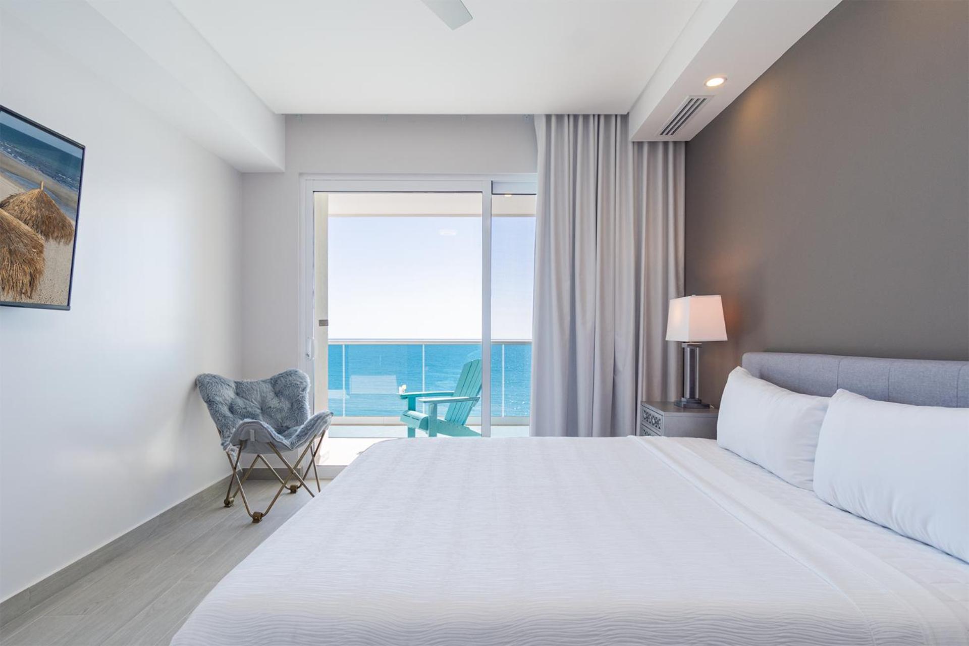 Splash in The New Lazy River and Sleep In Luxury Encantame C-1104