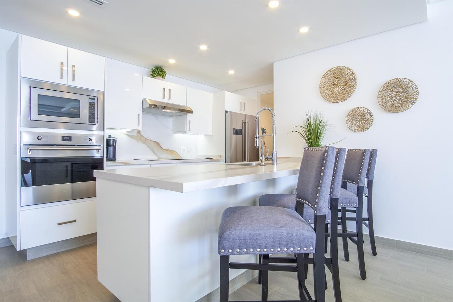Gorgeous 2 bedroom condo Encantame Towers Velero 904