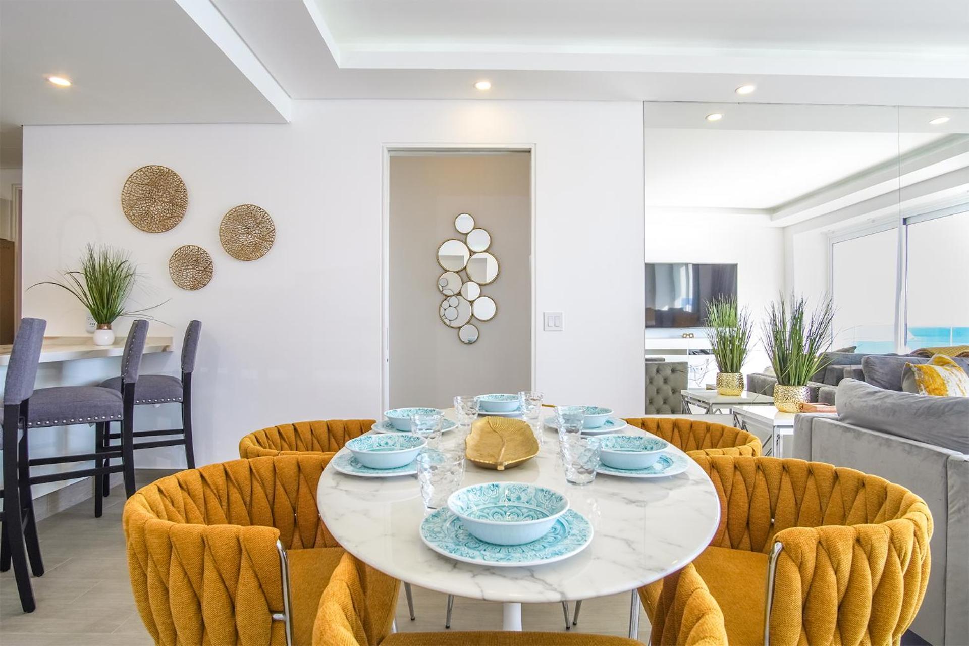 Gorgeous 2 bedroom condo Encantame Towers Velero 904
