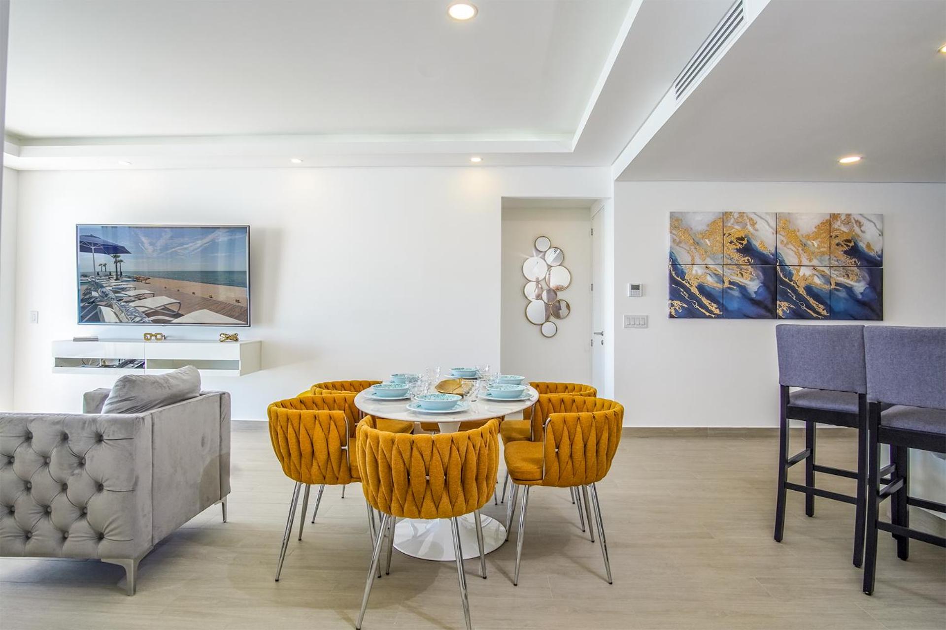 Gorgeous 2 bedroom condo Encantame Towers Velero 904