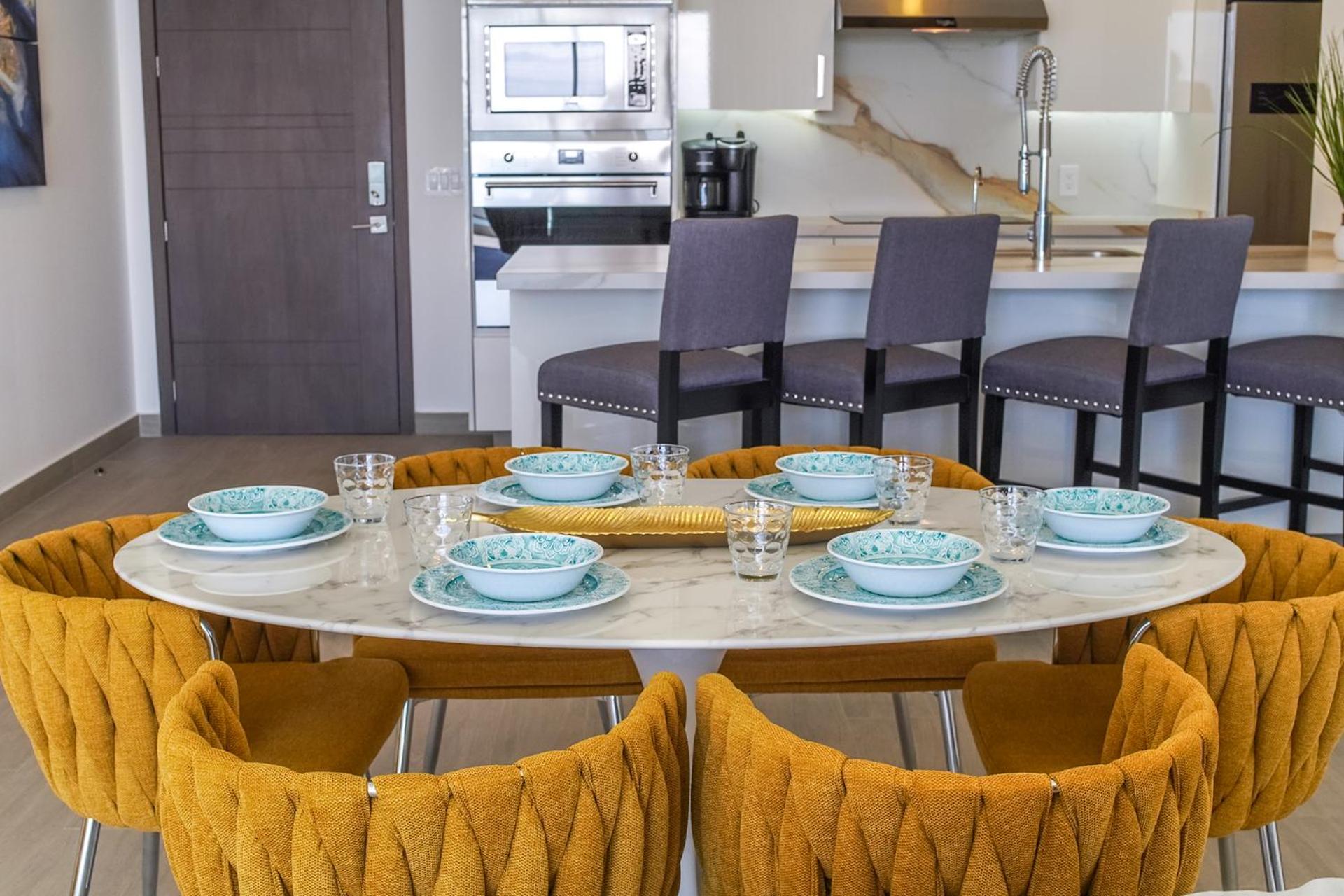 Gorgeous 2 bedroom condo Encantame Towers Velero 904