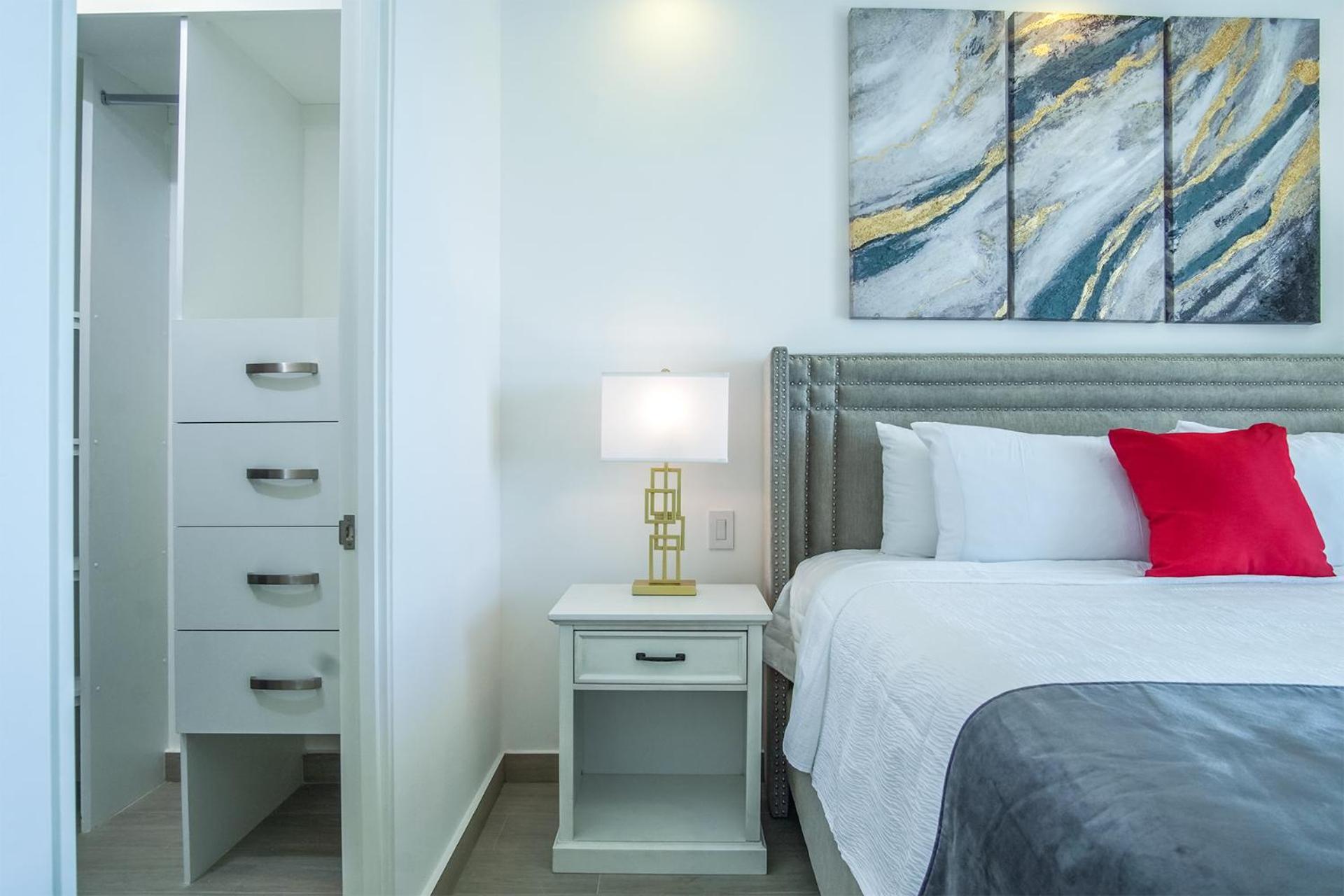 Gorgeous 2 bedroom condo Encantame Towers Velero 904