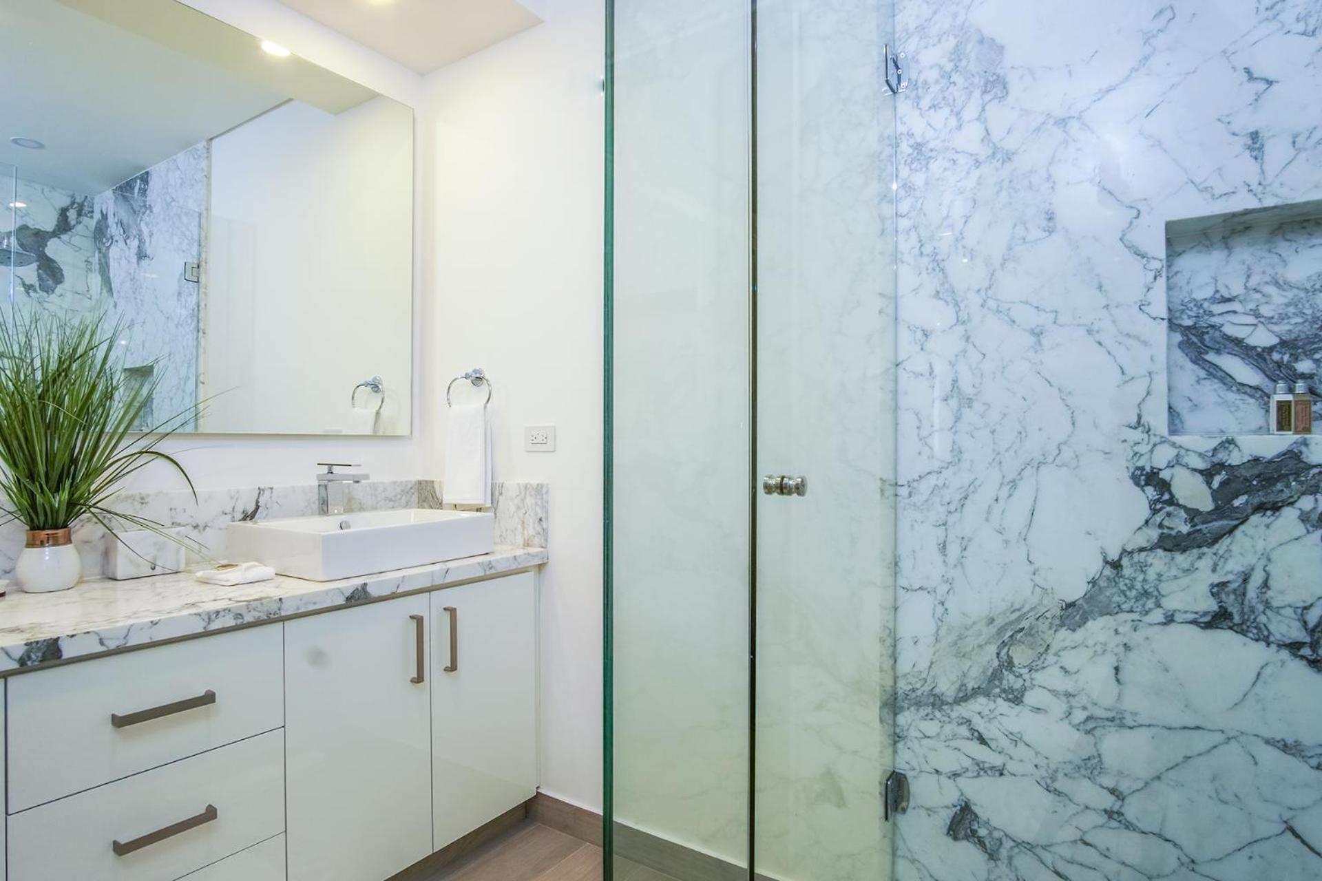 Gorgeous 2 bedroom condo Encantame Towers Velero 904