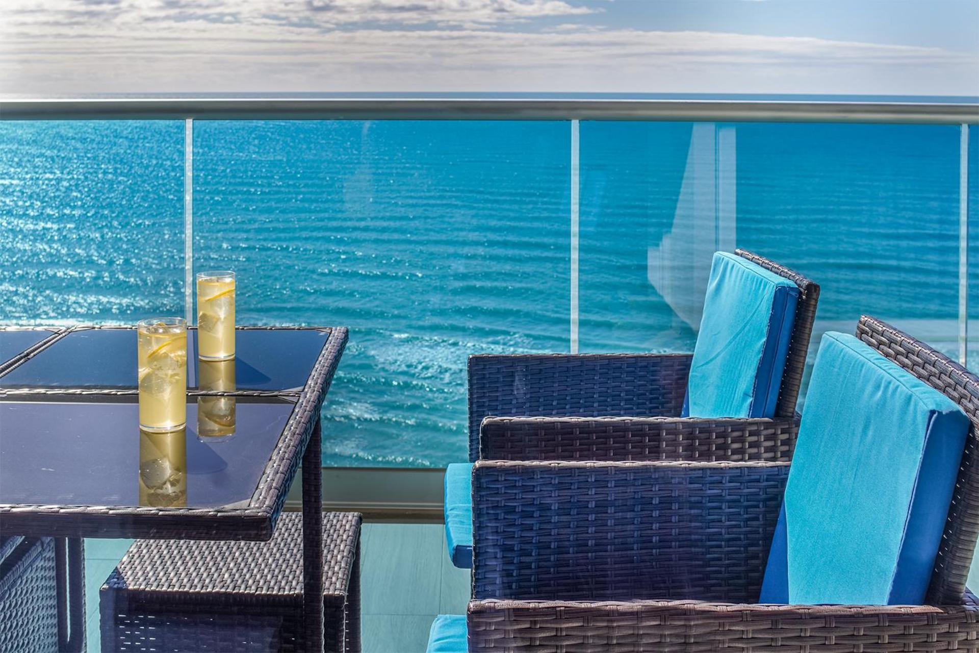 Gorgeous 2 bedroom condo Encantame Towers Velero 904